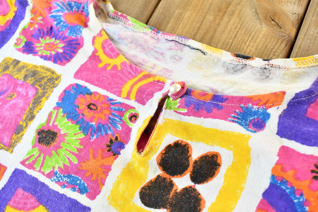 Vintage 1990s Colourful Women's Abstract Patterned All-Over-Print Pearl Button Graphic T-Shirt
