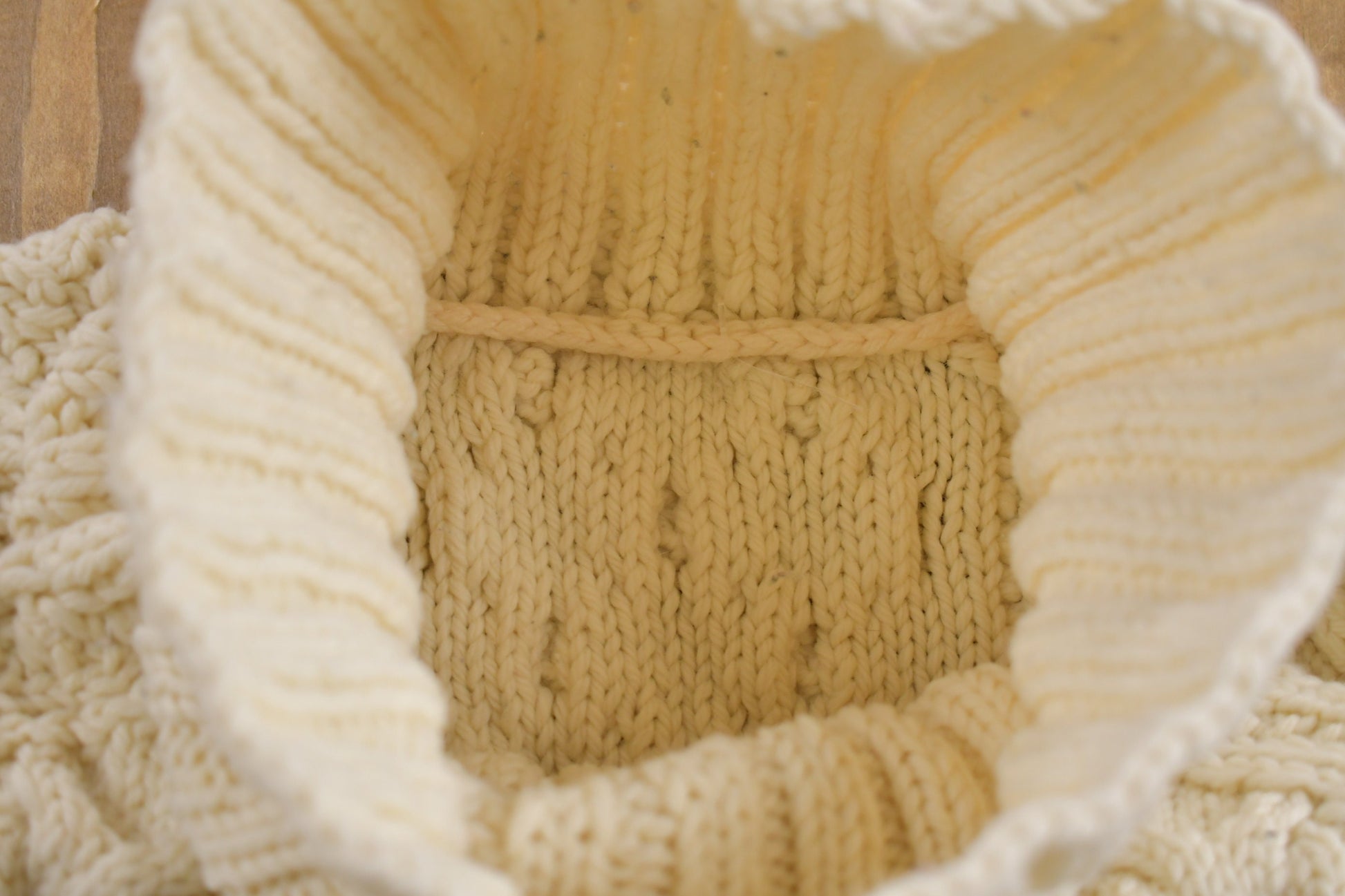 Vintage 1980s Wool Cable Knit Turtle Neck Sweater / Vintage Crewneck / Abstract Patterns / Streetwear