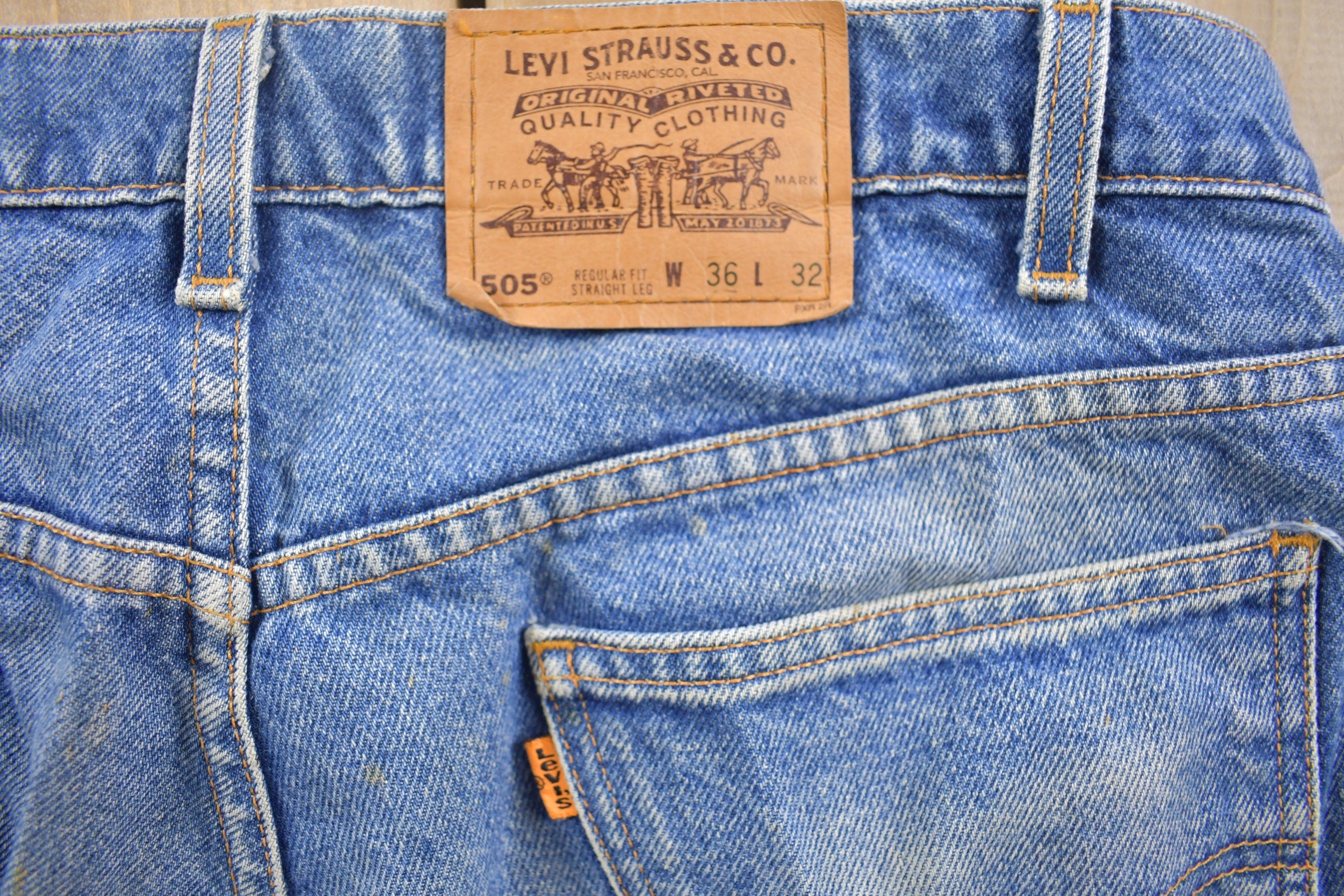 Vintage 1990s Levi's 505 Orange Tab Denim Jeans Size 34 x 24