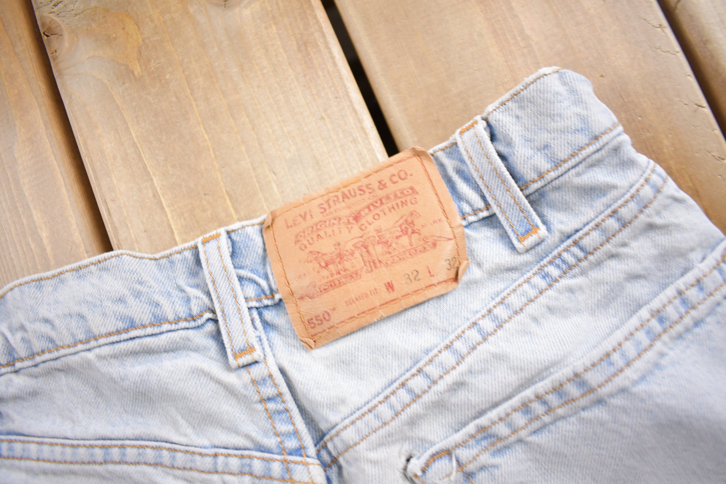 Vintage 1990s Levi's 550 Light Wash Distressed Jeans Size 30 x 30