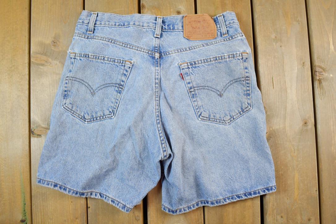 Vintage 1990s Levi Strauss Red Tab 550 Denim Jean Shorts Size 32 x 6