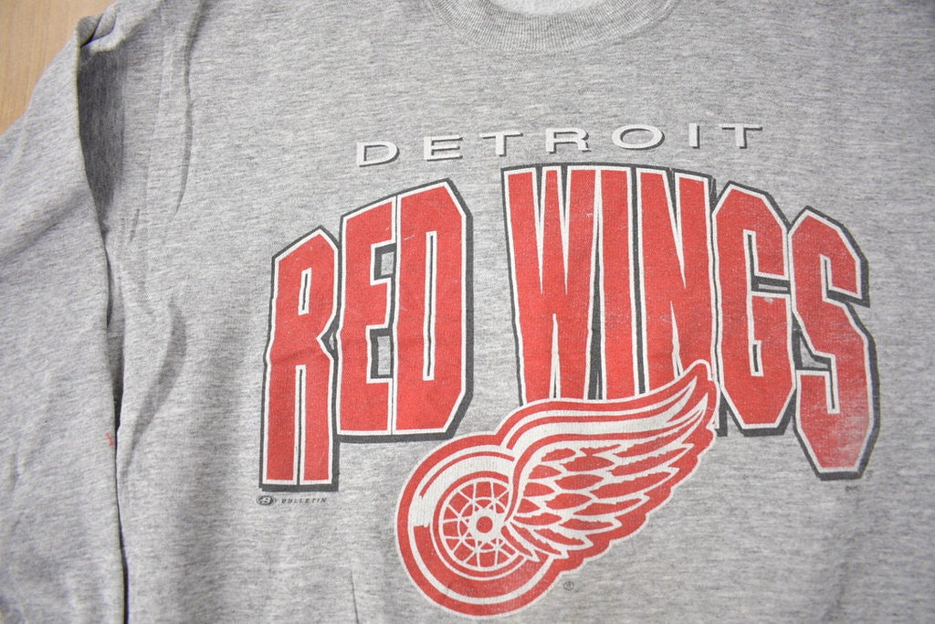 Vintage 1990s Detroit Redwings NHL Hockey Crewneck Sweatshirt Made In Canada