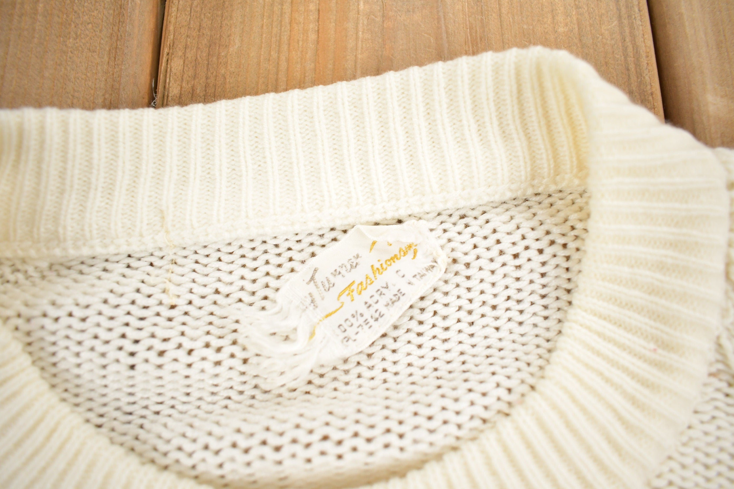 Vintage 1980s Cable Knit Acrylic Cardigan Sweater