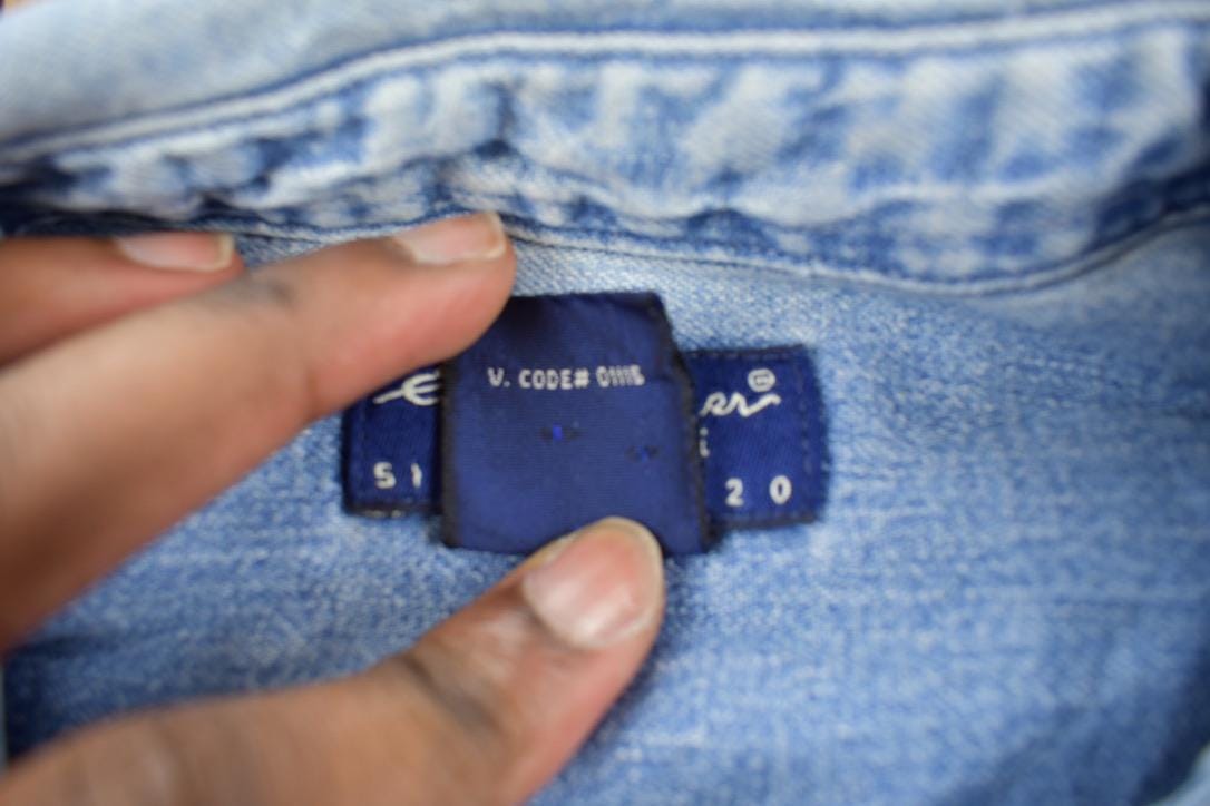 Vintage 1990s Eddie Bauer Denim Button Up Shirt