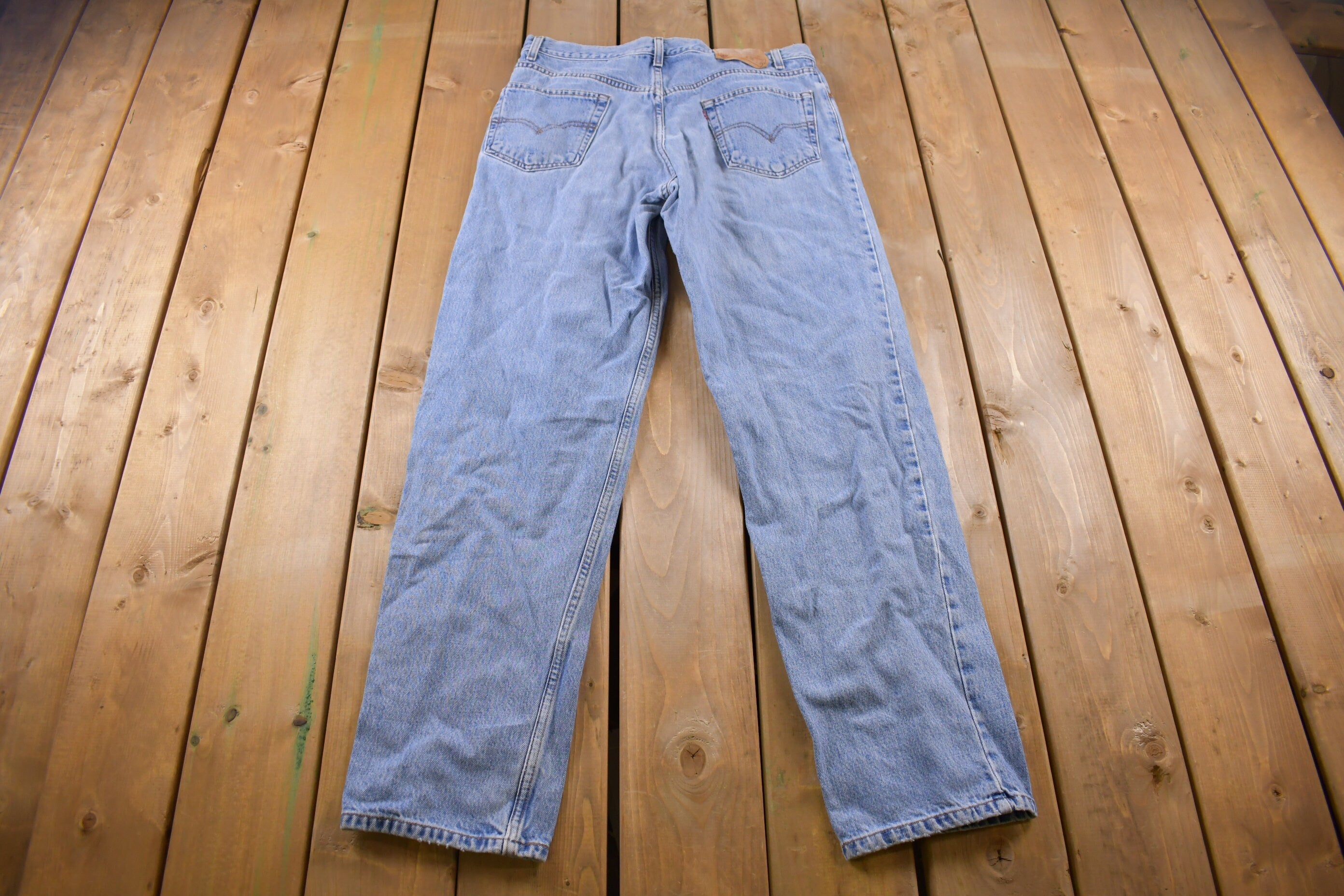 Vintage 1990s Levi's 550 Red Tab Jeans Size 34 x 33