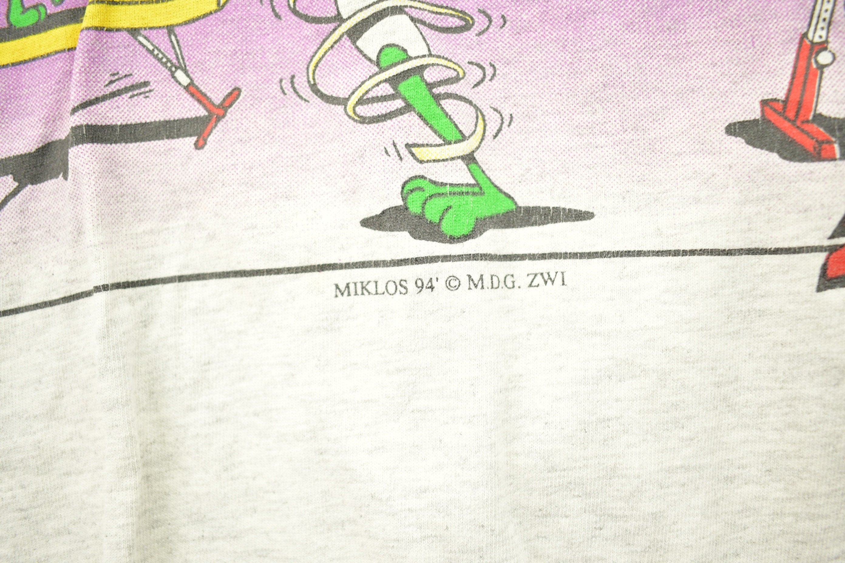 Vintage 1994 ZWI Graphic T-Shirt