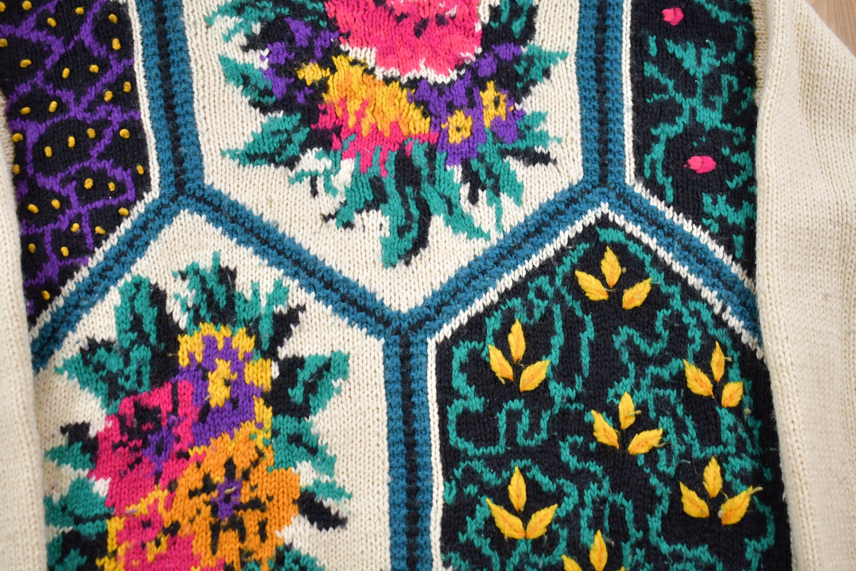 Vintage 1980s Tamra Floral Geometric Boxknit Sweater