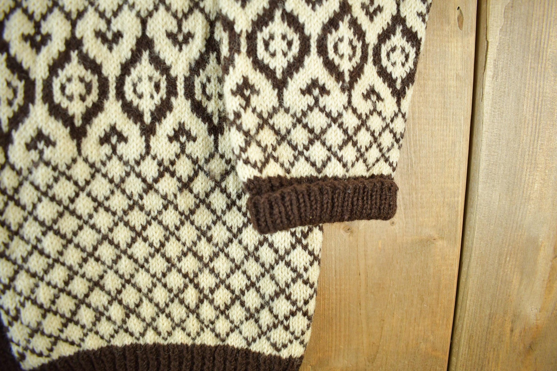 Vintage 1960s 1970s Scandinavian Wool Knit Clasped Cardigan Sweater Adult M-L