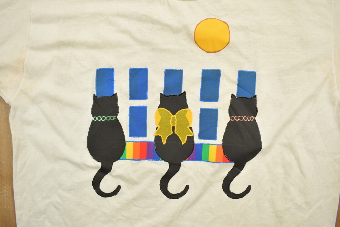 Vintage 1990s Cute Cat Theme Graphic T-Shirt