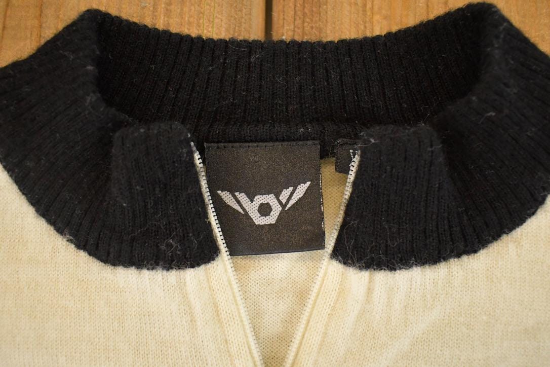 Vintage 1990s Jwin Sin Knit Crewneck Sweater Men's S / Abstract Pattern 3D Knitted Sweatshirt / Chain Embroidered