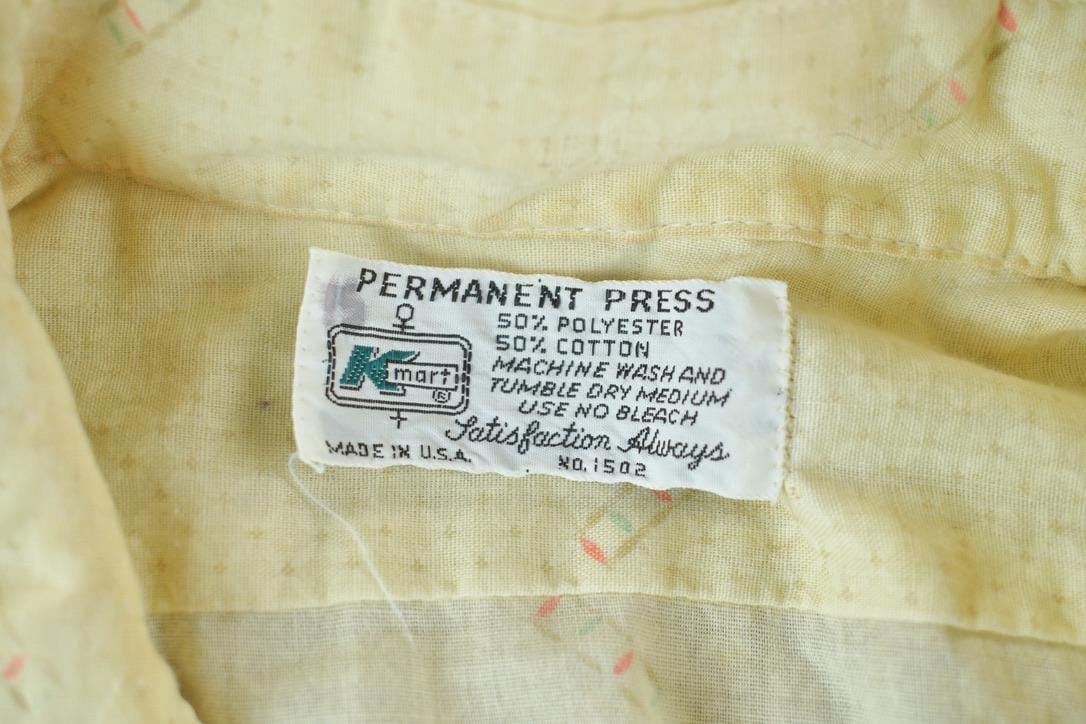 Vintage 1970s Light Yellow Subtle Dot Pattern Permanent Press Button Up Shirt