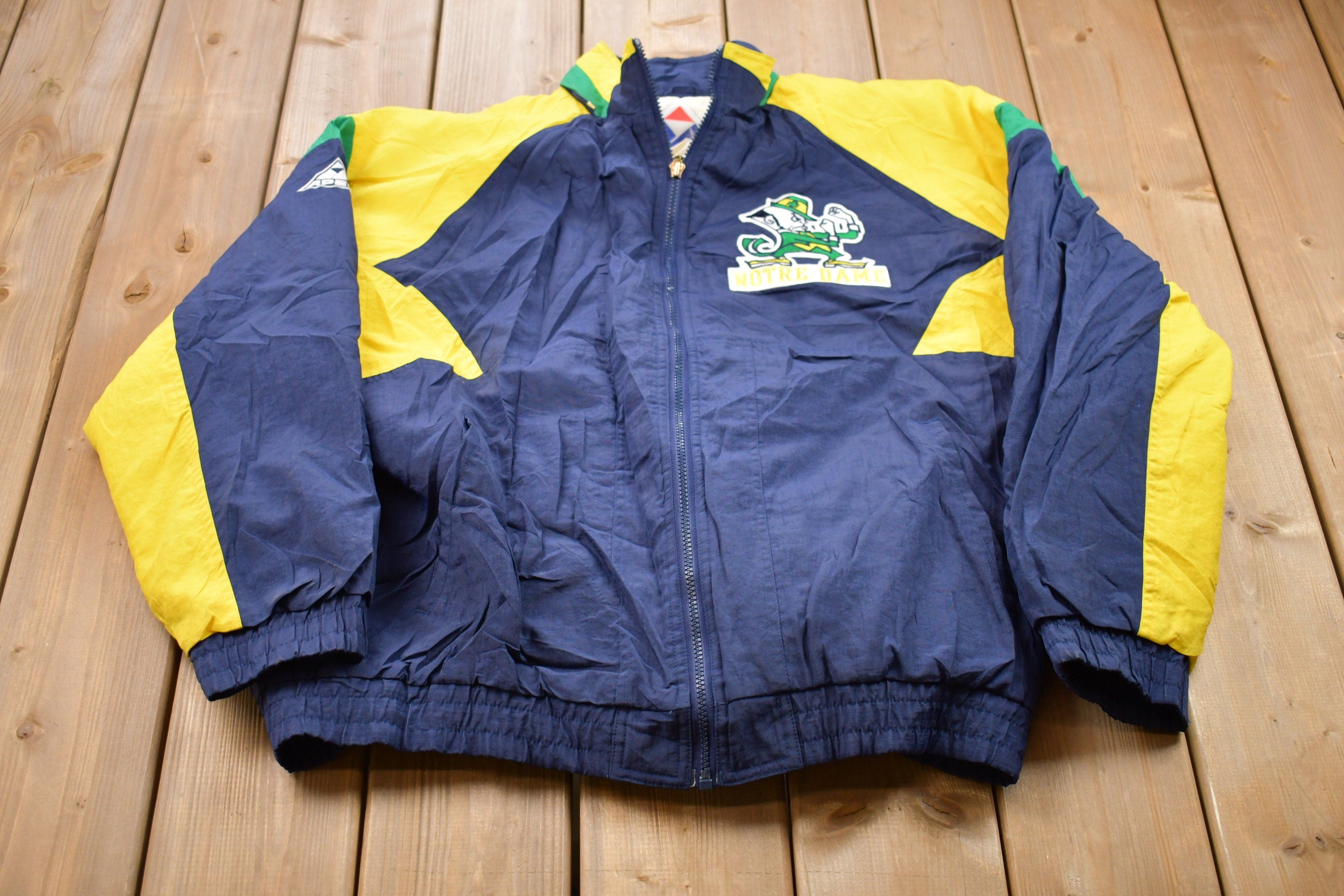 Vintage 1990s Apex One University of Notre Dame Fighting Irish Collegiate Windbreaker Jacket