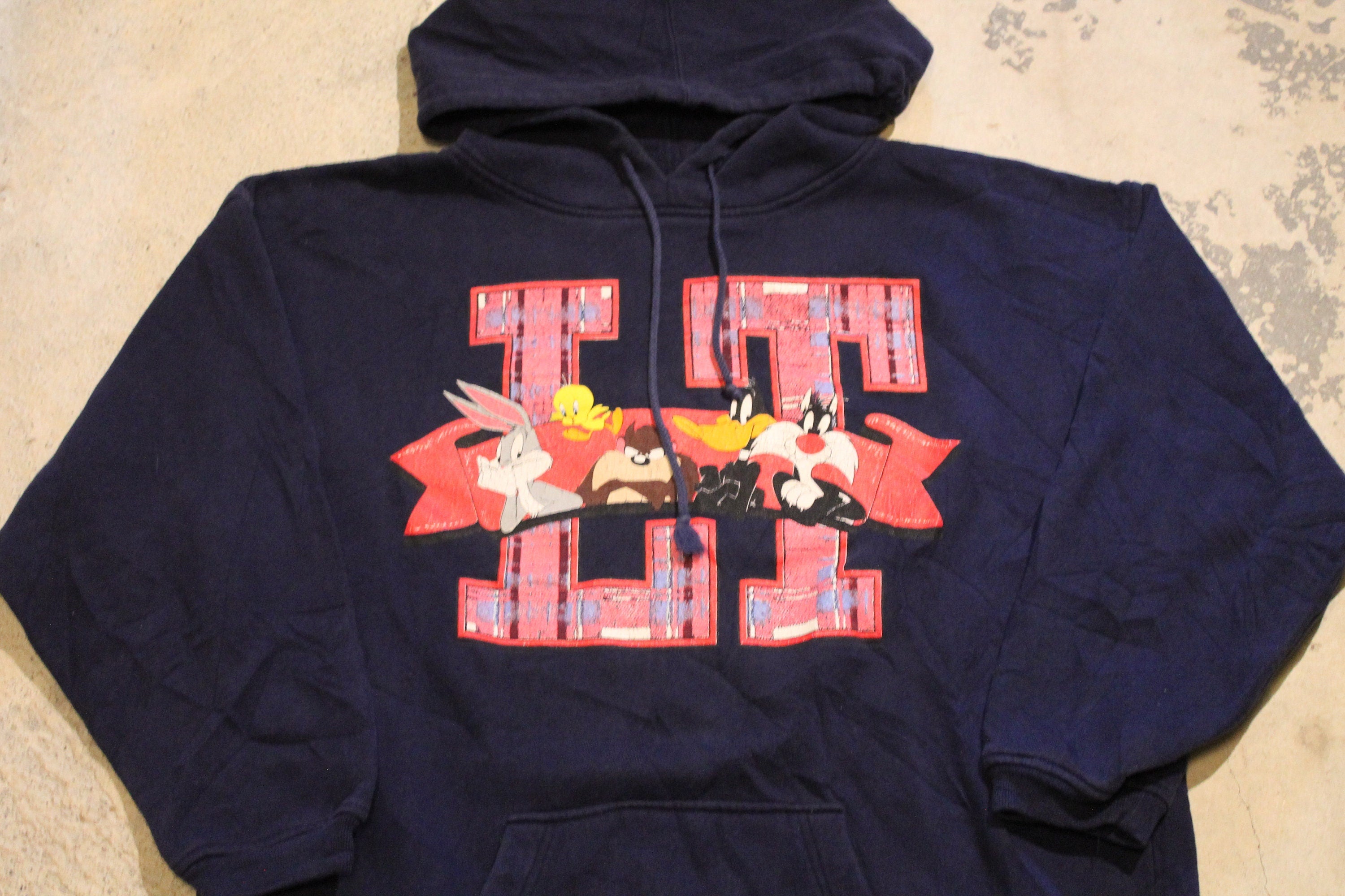 Vintage 1990s Looney Tunes Hoodie / Vintage Looney Tunes Sweater / Warner Bros / Athletic Pull Over / TV & Movie Promo / Bugs Bunny