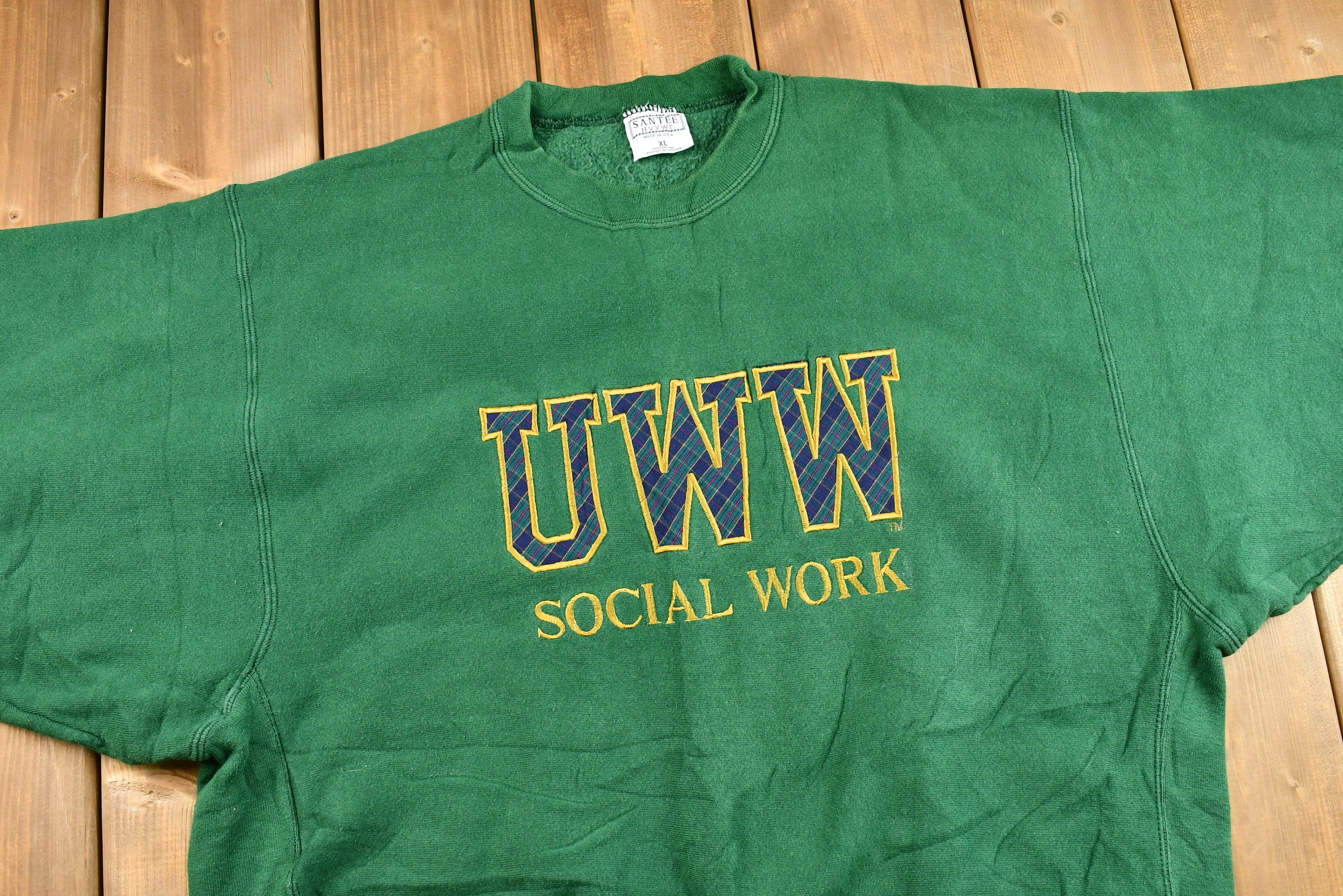 Vintage 1990s University of Wisconsin-Whitewater Social Work Embroidered Crewneck Sweatshirt