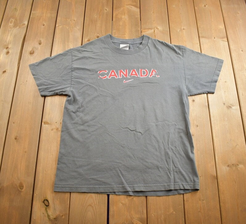 Vintage 2000s Nike Canada Graphic T-Shirt