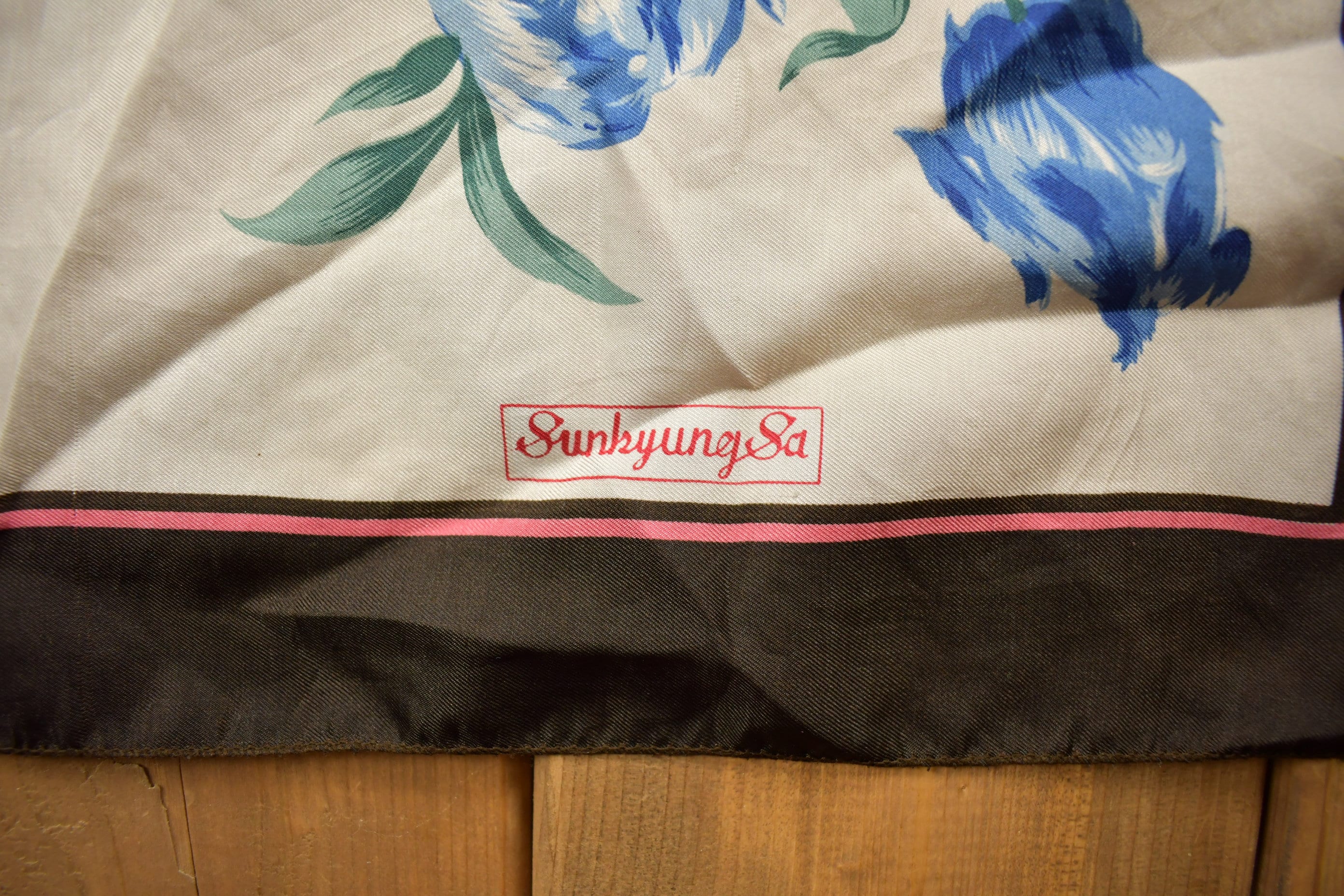 Vintage 1980s Sunkyung Sa Japanese Floral Scarf