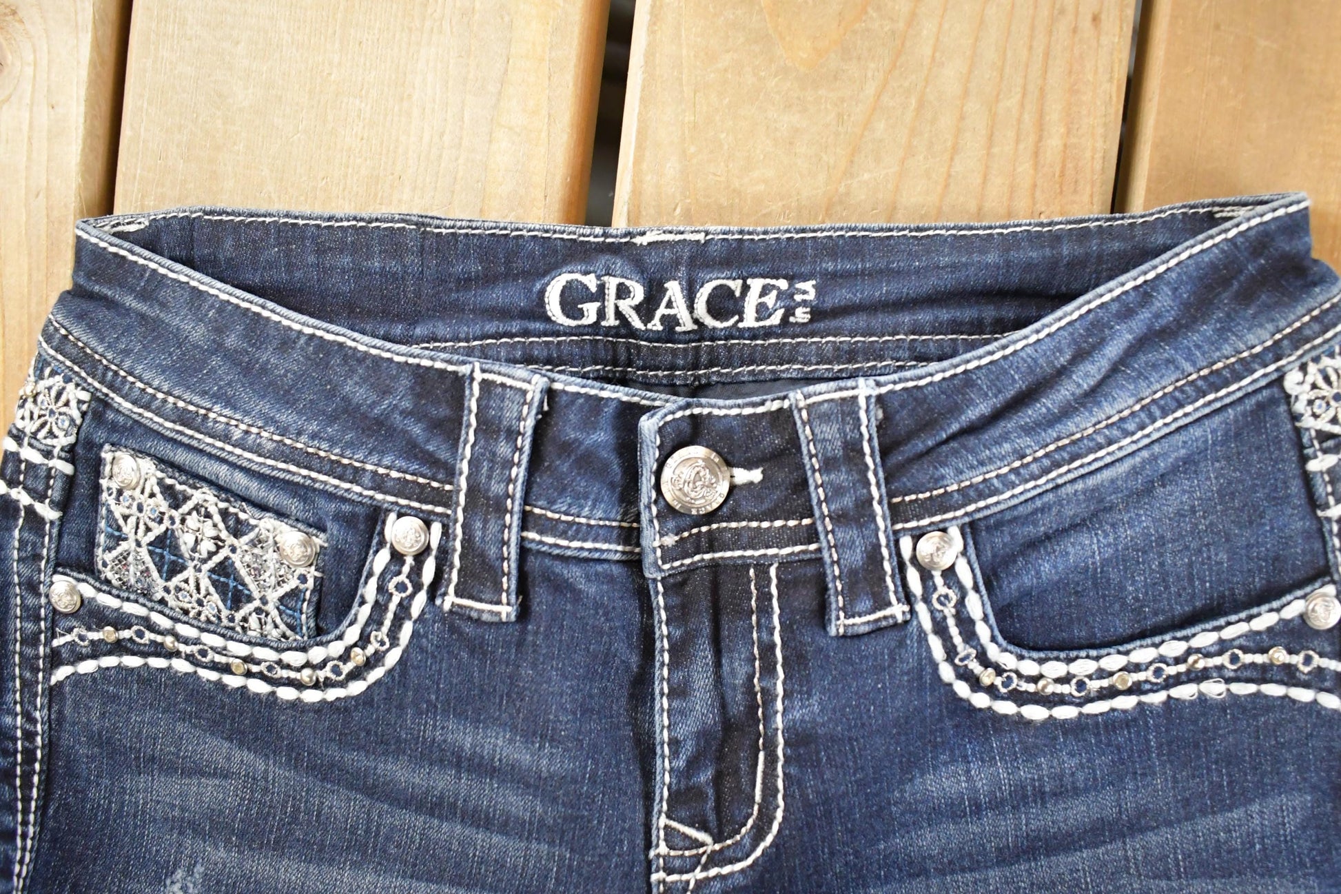 Vintage Deadstock Y2K Grace In LA Bedazzled Bootcut Low Rise Jeans Women's Size 27 x 32