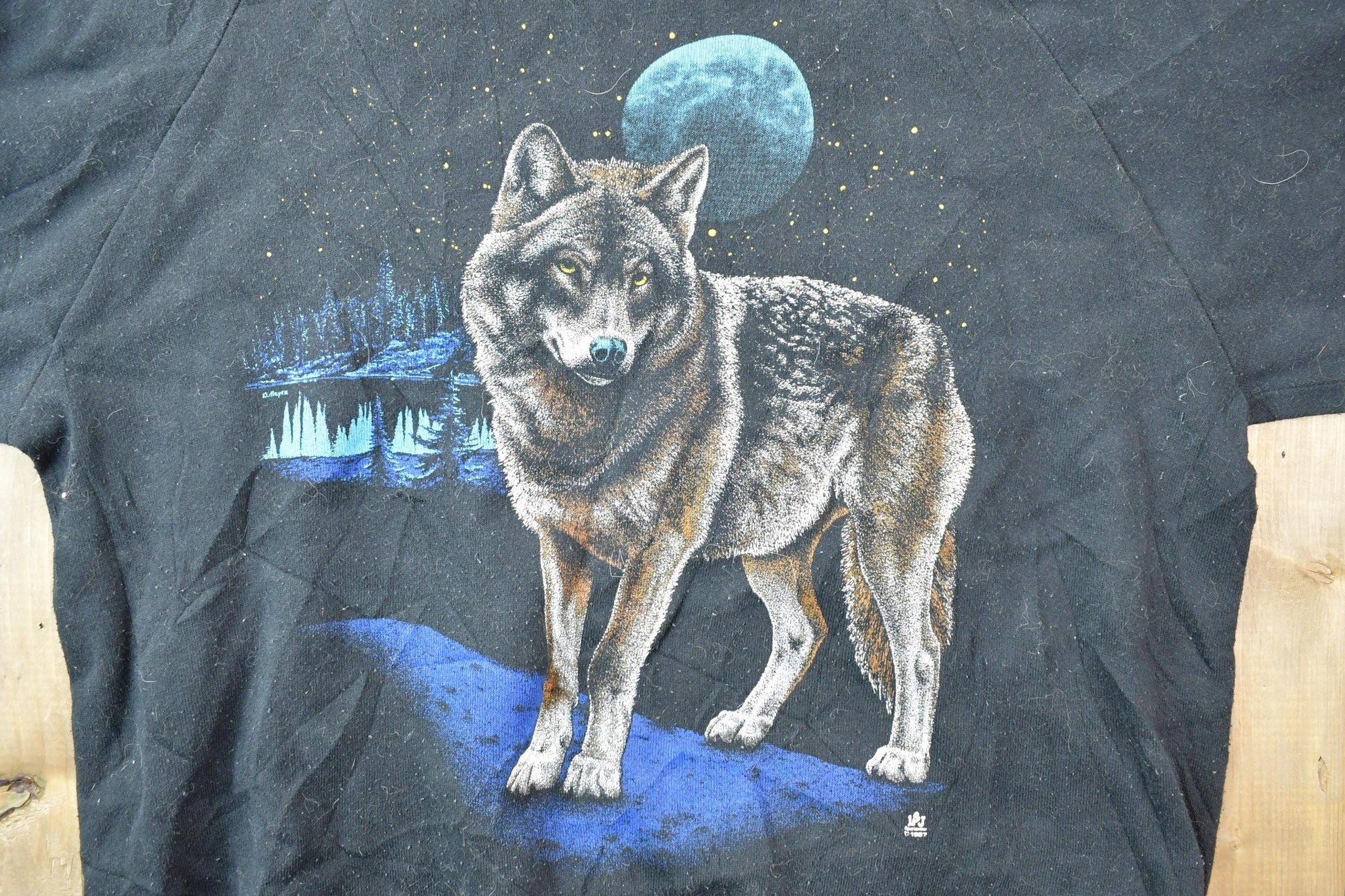 Vintage 1987 Wolf With Northern Lights Moon Theme Crewneck / Vintage Sweatshirt / Outdoorsman / Wilderness Sweatshirt / 80s Sweater