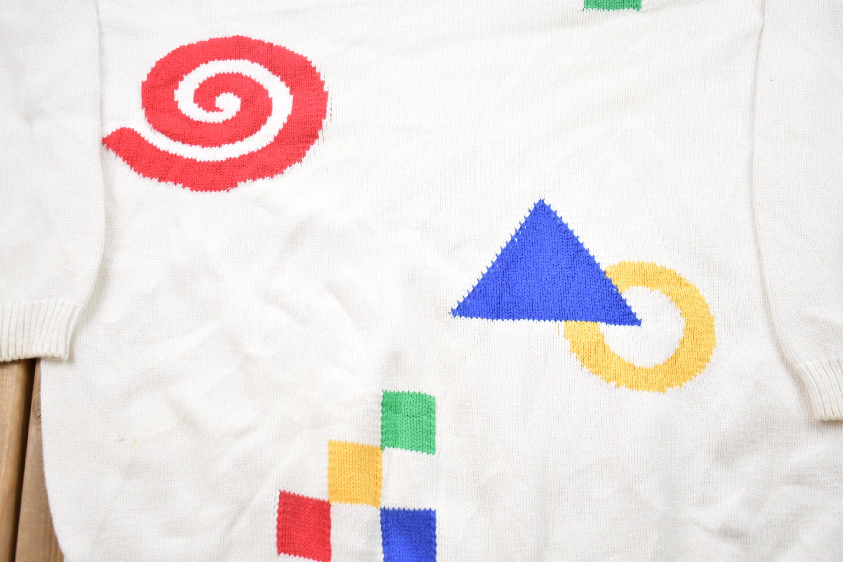 Vintage 1990s Abstract Pattern Knitted V-neck Sweater