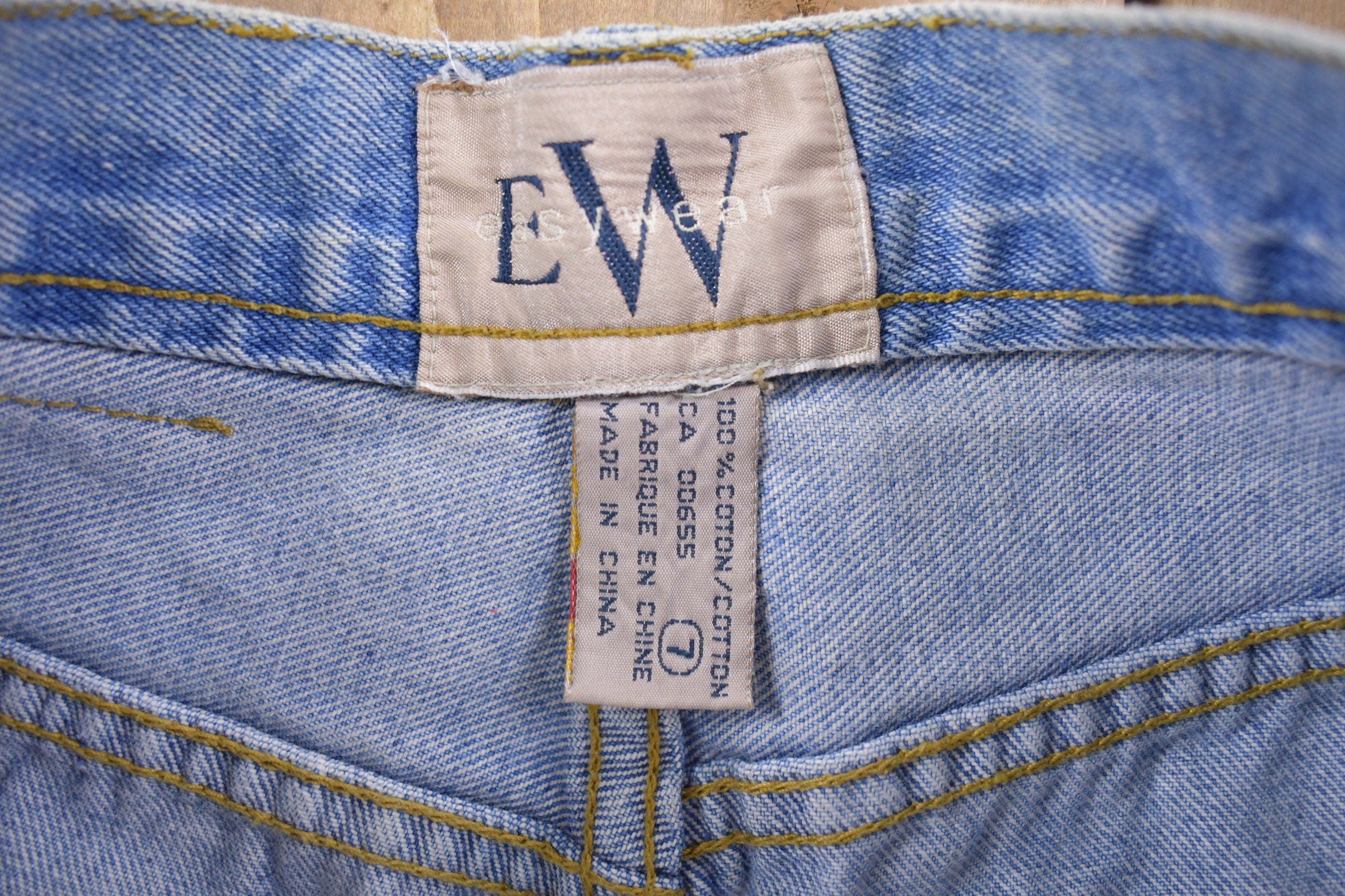 Vintage 1990's Easy Wear Light Wash 28 x 29