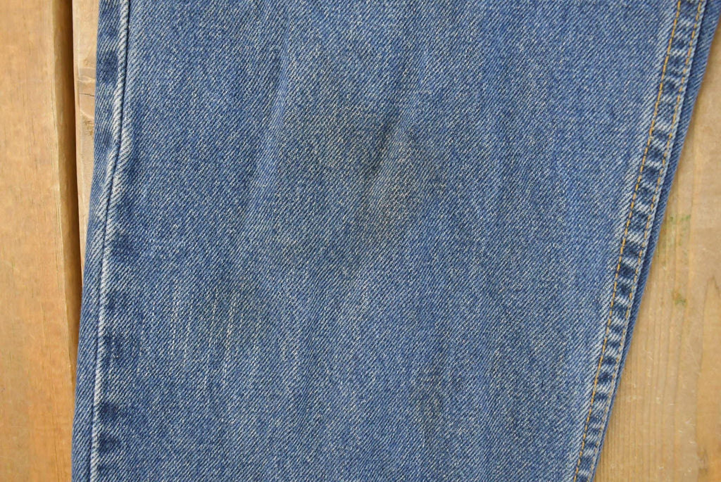 Vintage 1990s Levi's 550 Relaxed Fit Denim Jeans Men's 28 x 31 / 90s Levi's / Streetwear / Made in USA