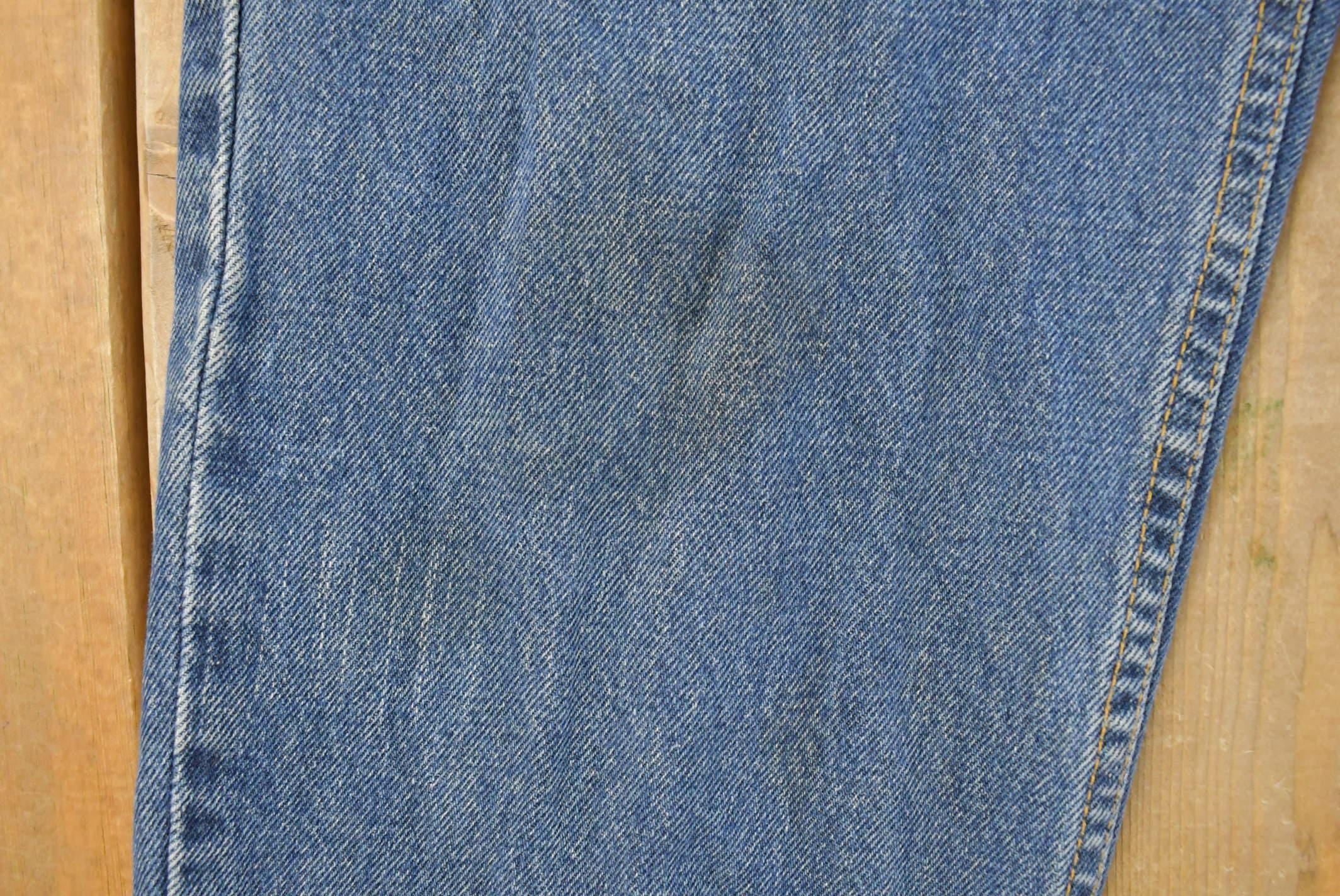 Vintage 1990s Levi's 550 Relaxed Fit Denim Jeans Men's 28 x 31 / 90s Levi's / Streetwear / Made in USA