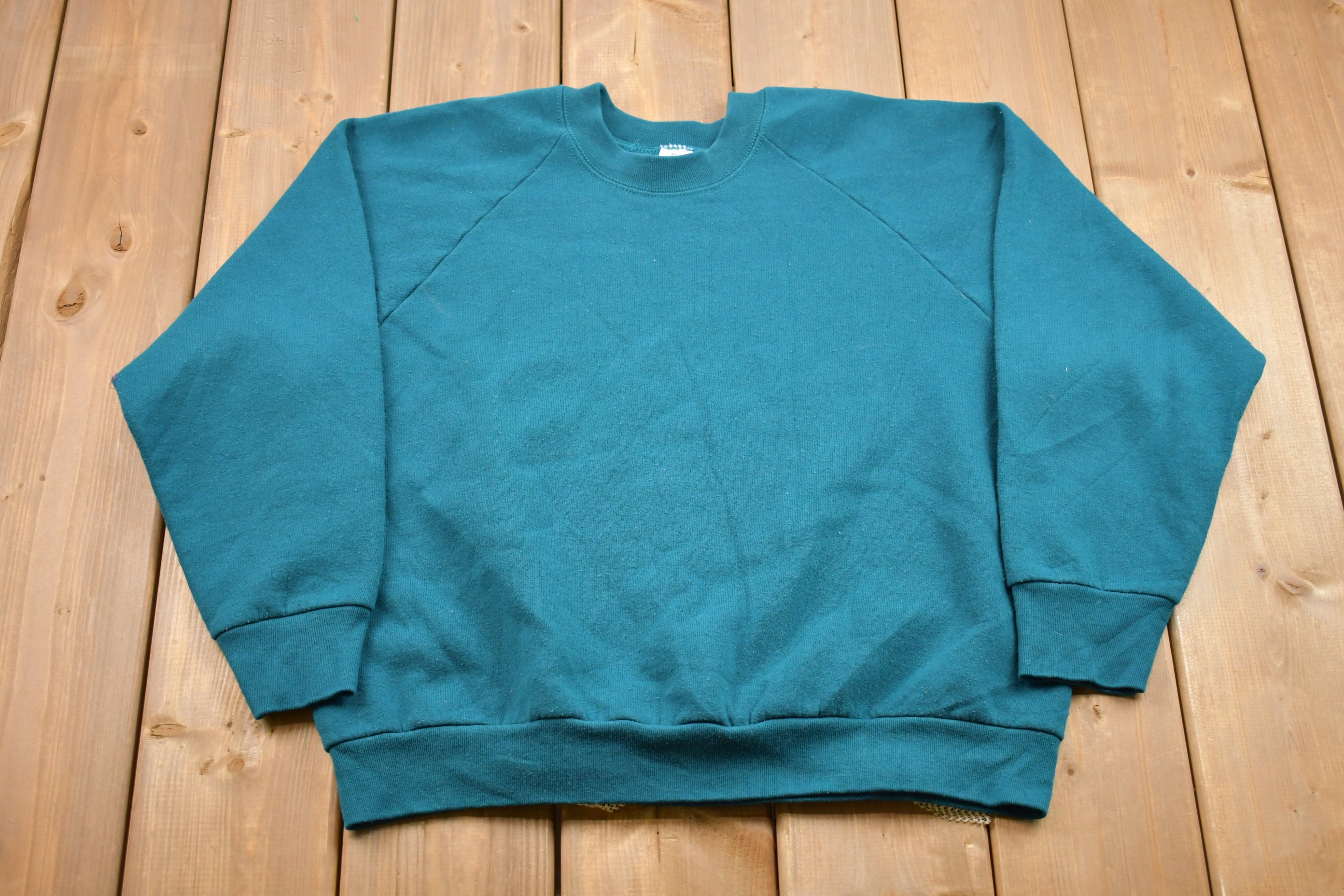Vintage 1990s Ladies Fruit Of The Loom Crewneck Sweatshirt