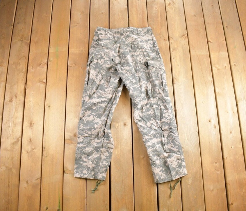 Vintage 2000s Army Universal Camouflage Cargo Pants Size 32x29