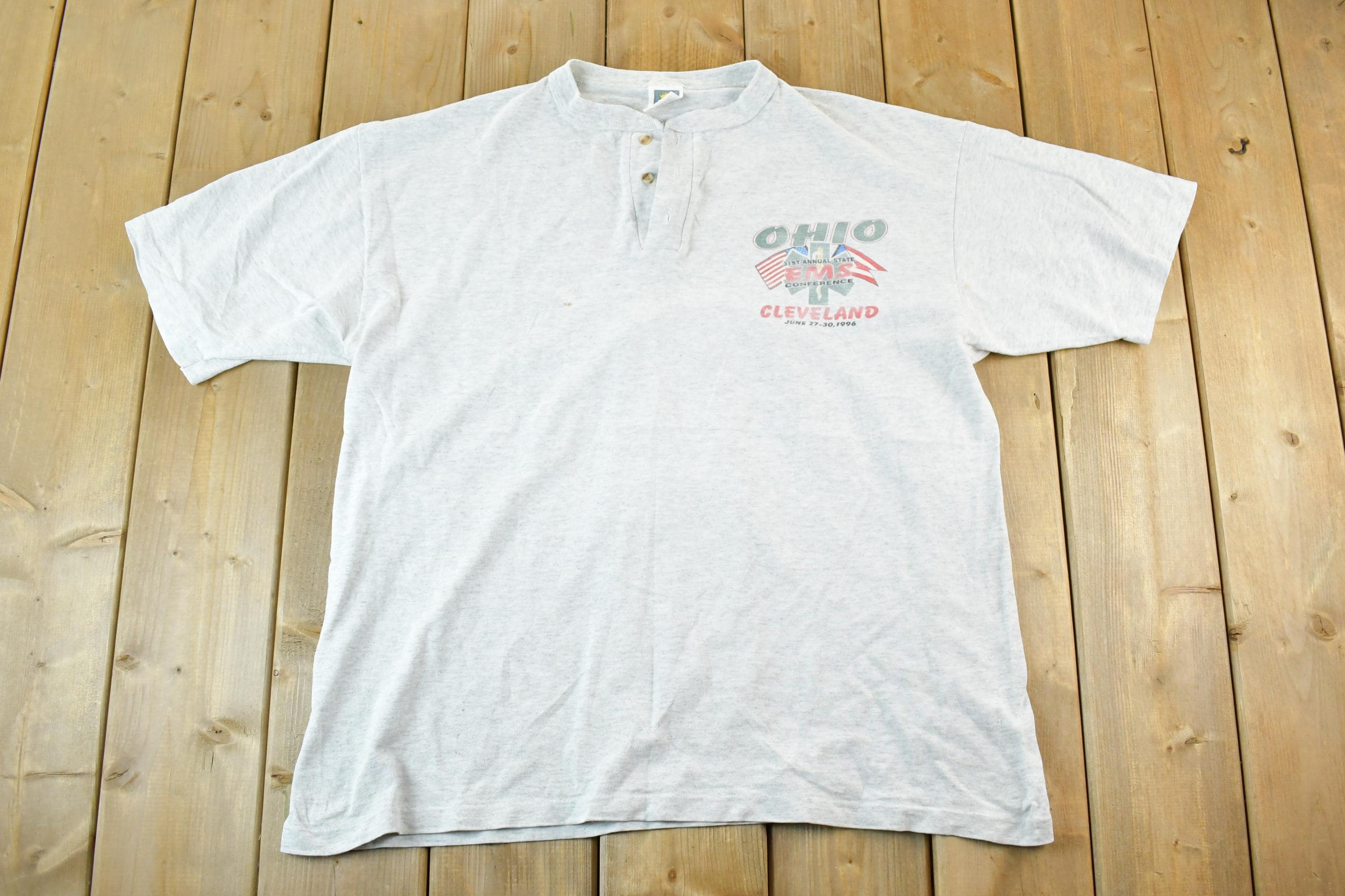 Vintage 1990s Cleveland Ohio EMS Souvenir Quarter Button T-Shirt Mens L