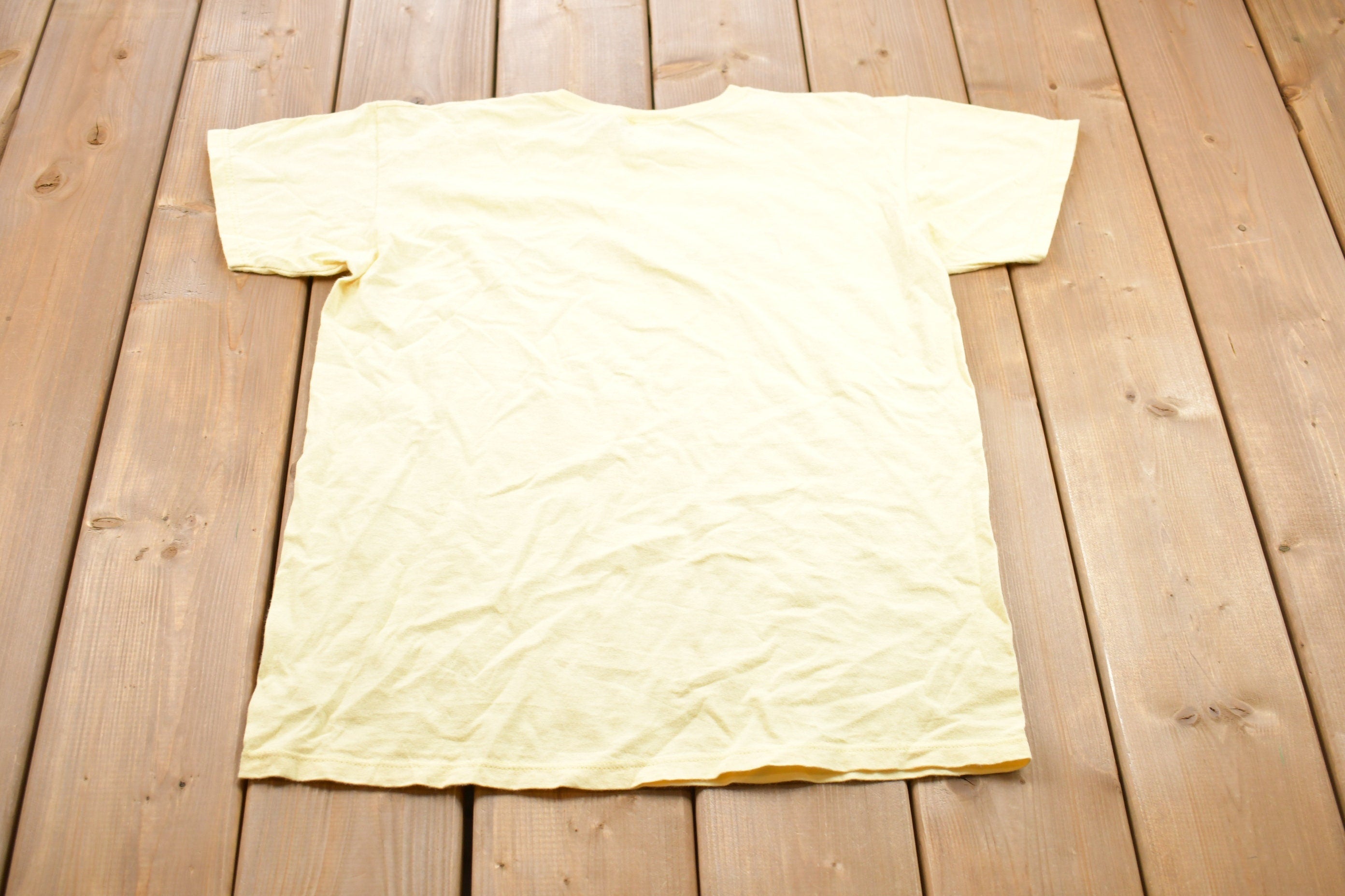 Vintage 1990s Bloomingdales Embroidered Graphic T-Shirt