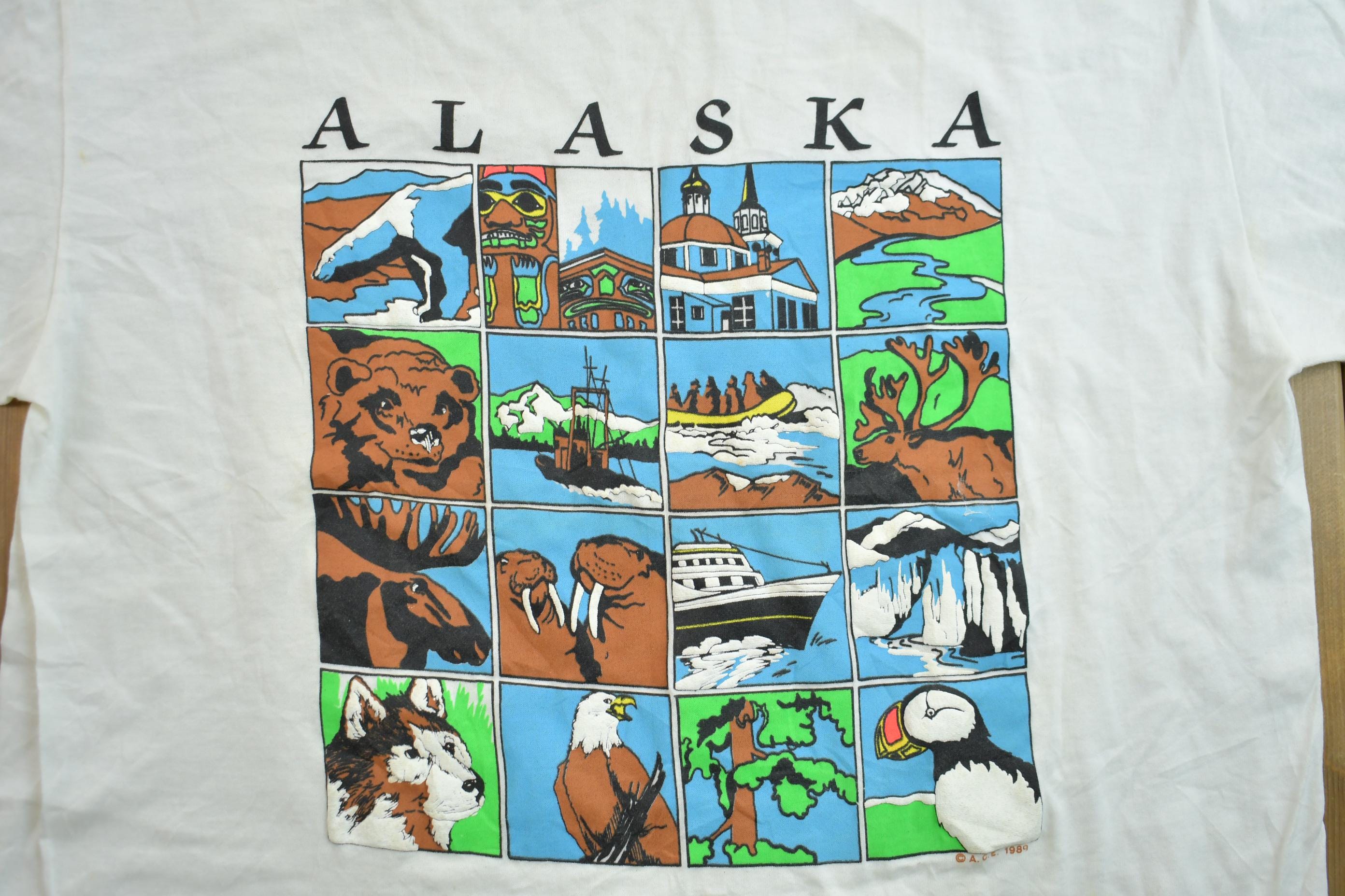 Vintage 1980s Alaska Animal Theme Souvenir T-Shirt