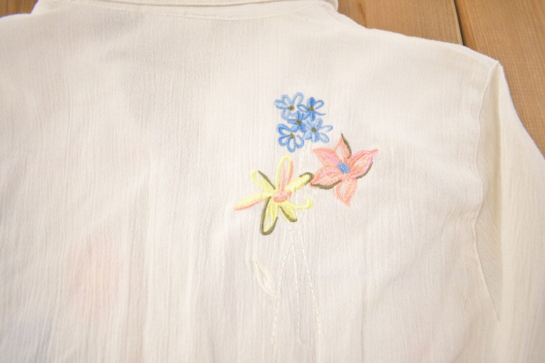 Vintage 1990s Floral Themed Button Up Shirt