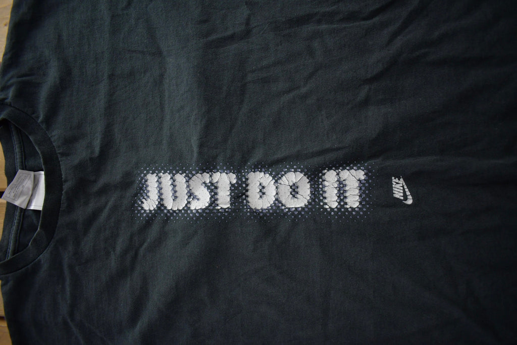 Vintage 2000s Nike Just Do It Graphic T-Shirt Size M
