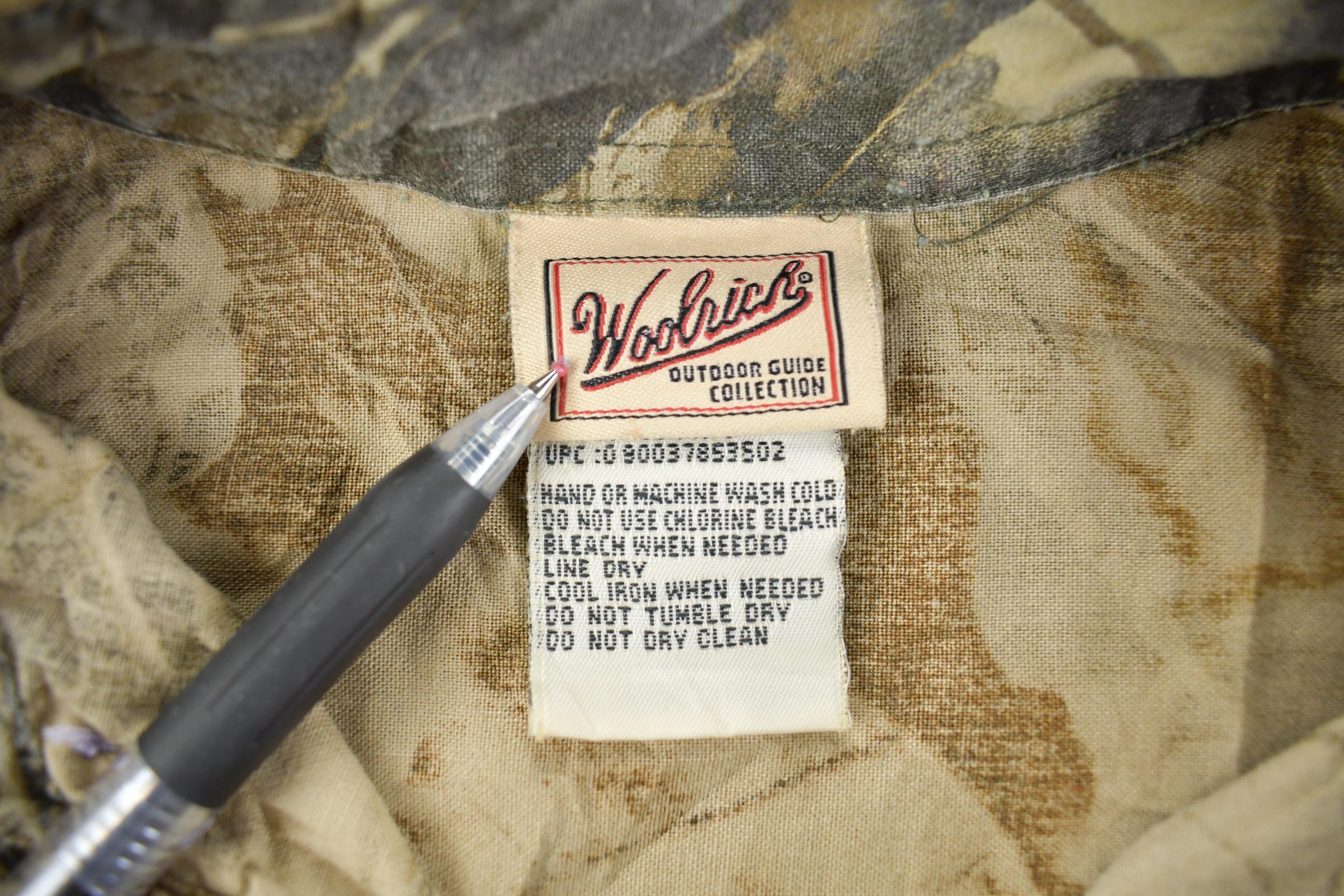 Vintage 1990s Woolrich Real Tree Forest Camo Short Sleeved Button Up Shirt