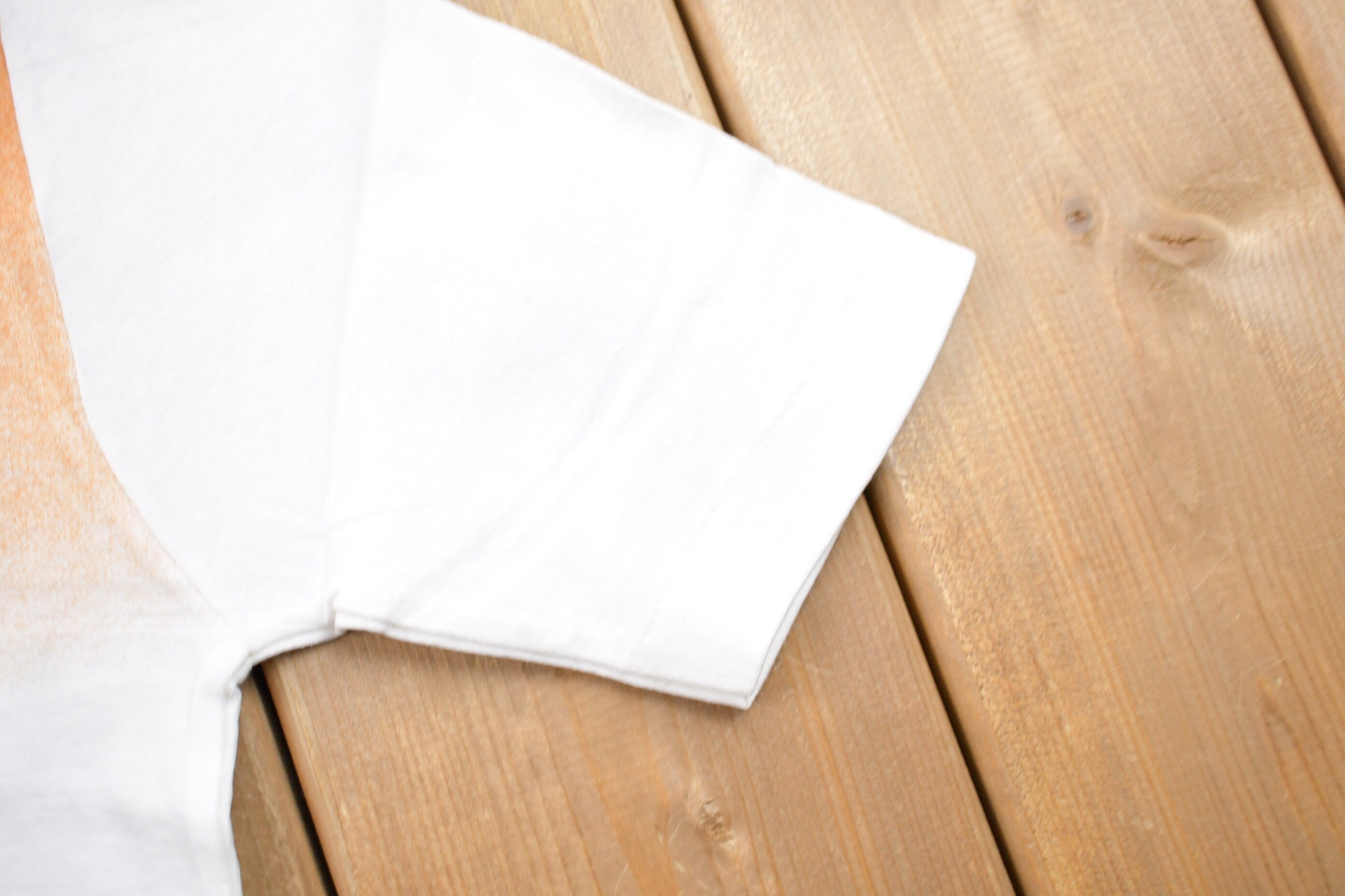 Vintage 1970s Contrast Faded Graphic T-Shirt