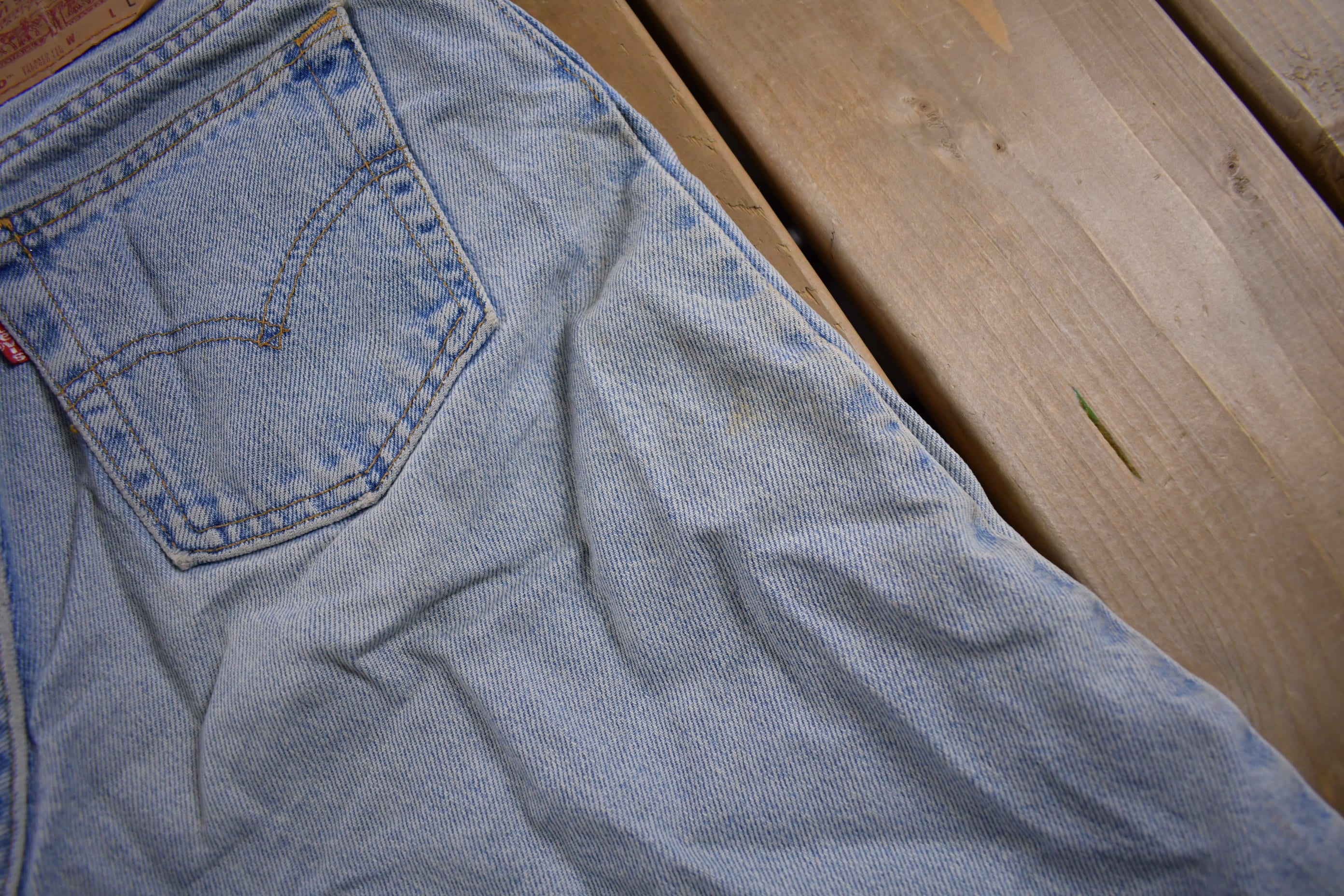 Vintage 1990s Levi's 550 Light Wash Jeans Size 28 x 31