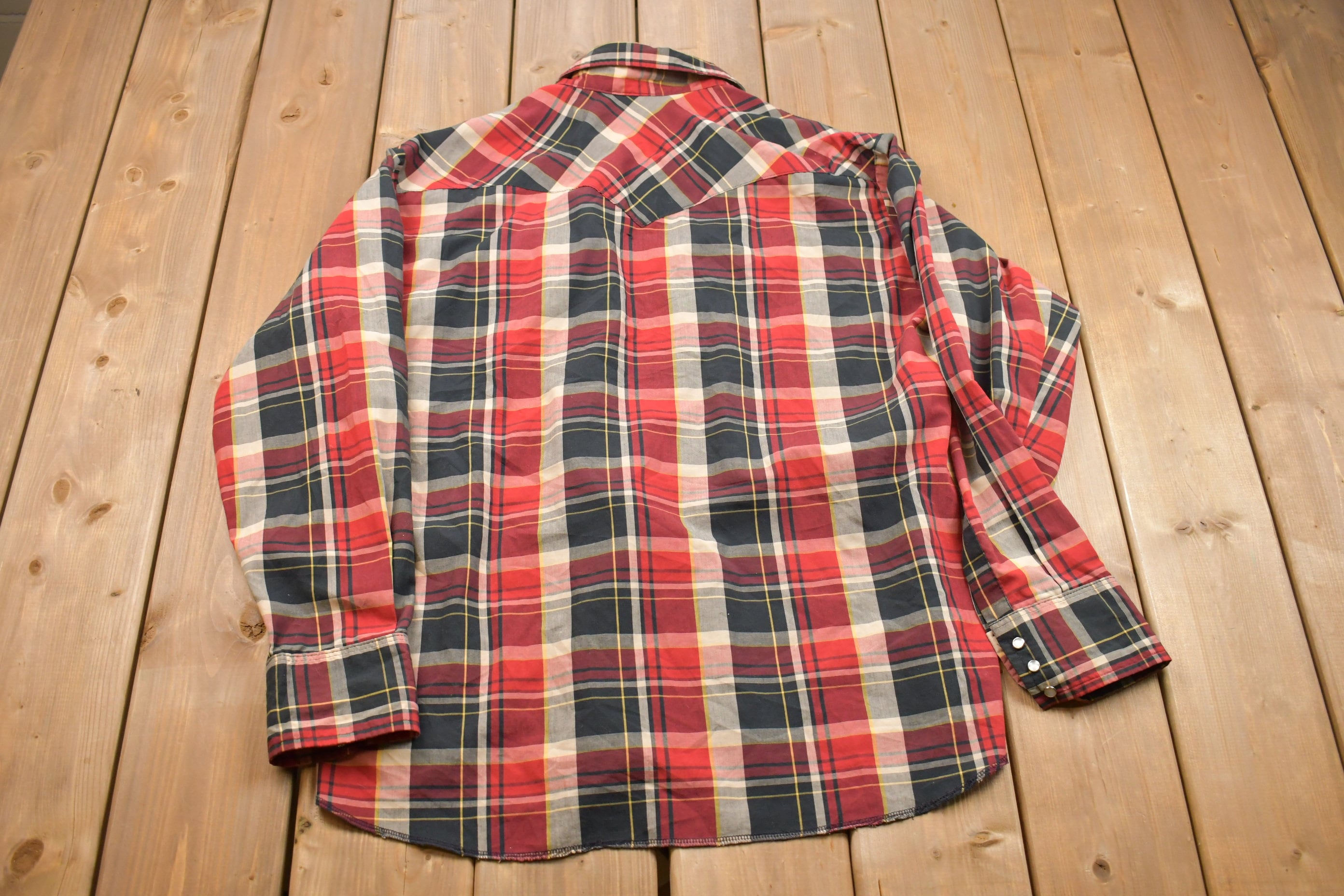 Vintage 1990s Wrangler Plaid Button Up Shirt