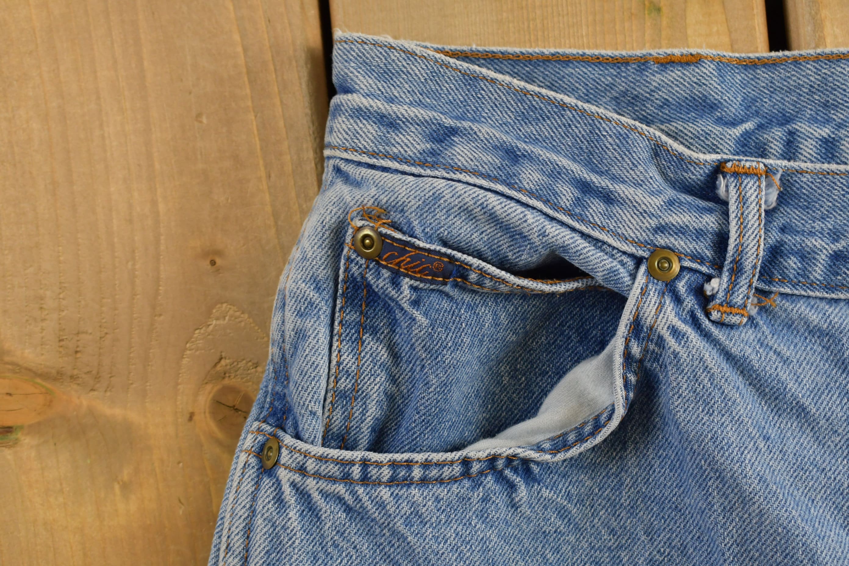 Vintage 1980s Chic Blue Wash Relaxed Fit Tapered Leg Jeans