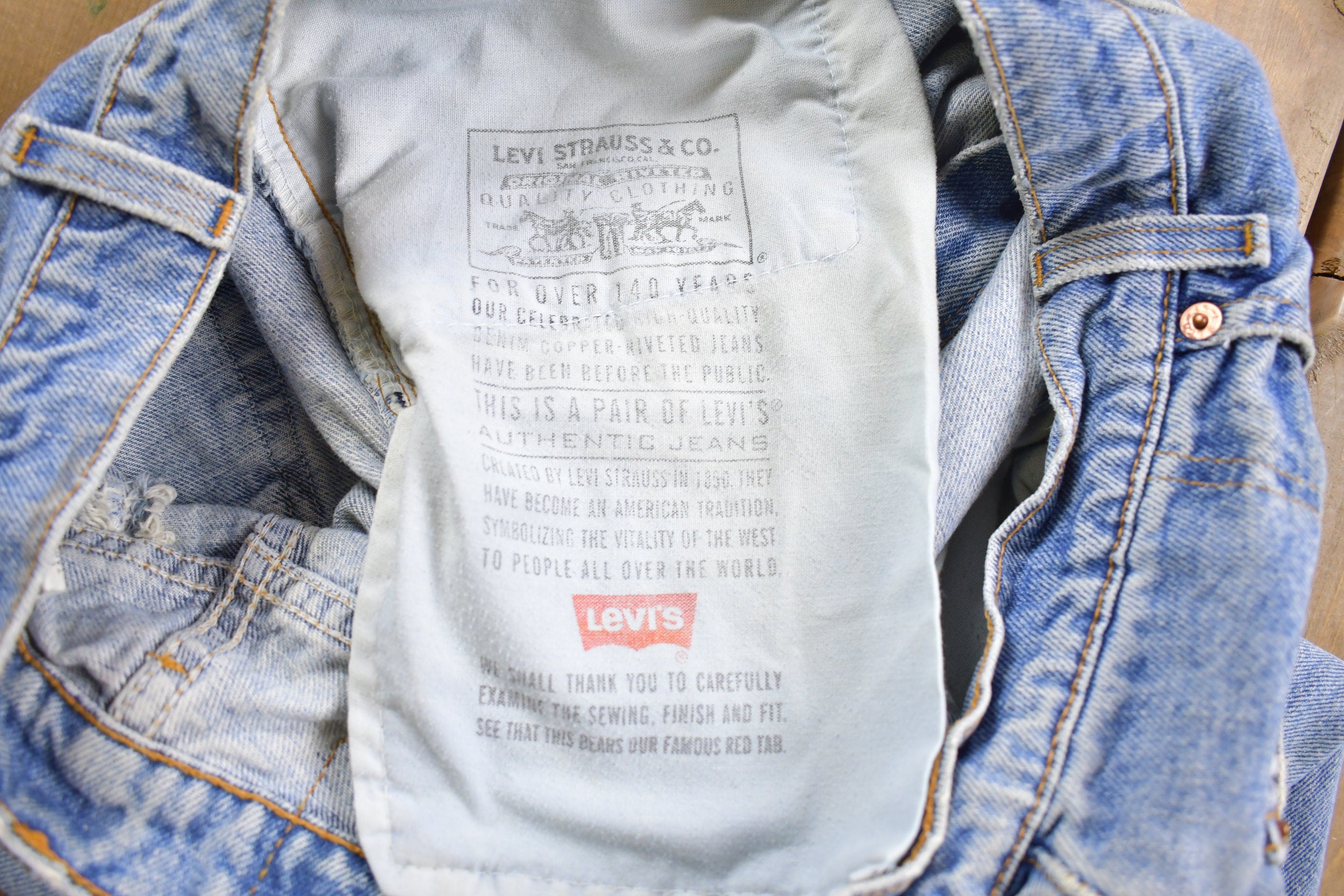 Vintage 1990s Levi 560s Red Tab Jeans Size 32 x 30