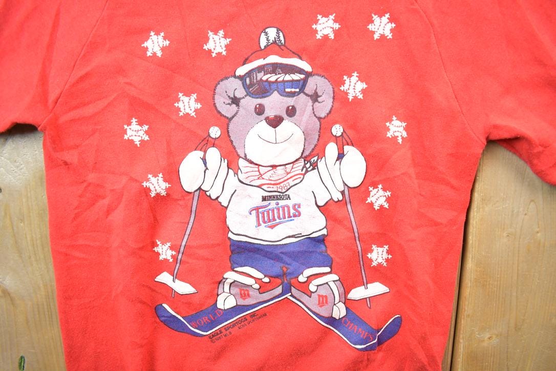 Vintage Early 1990s Minnesota Twins Christmas Bear MLB Crewneck Sweatshirt