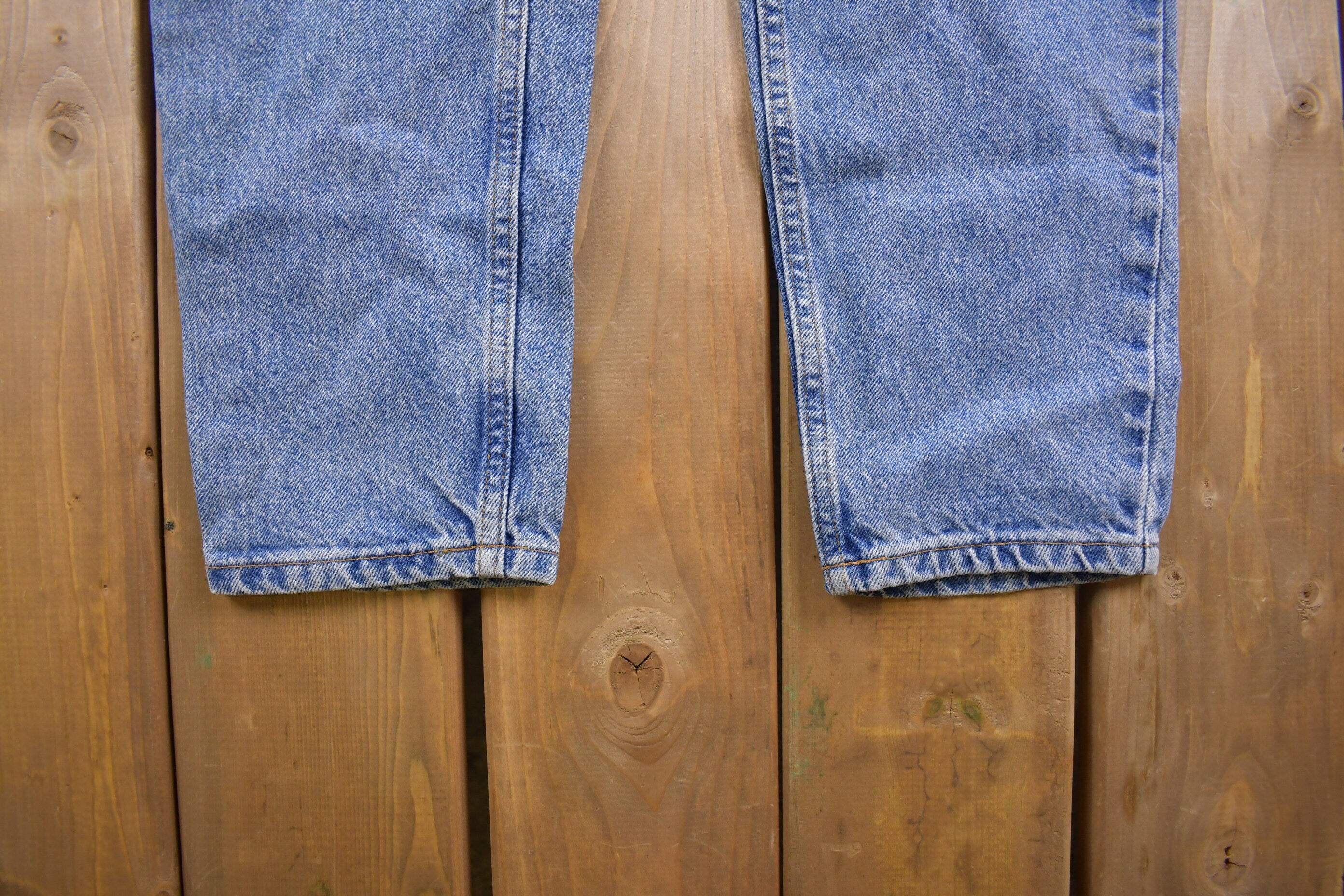 Vintage 1990s Levi's 550 Red Tab Jeans Size 30 x 29