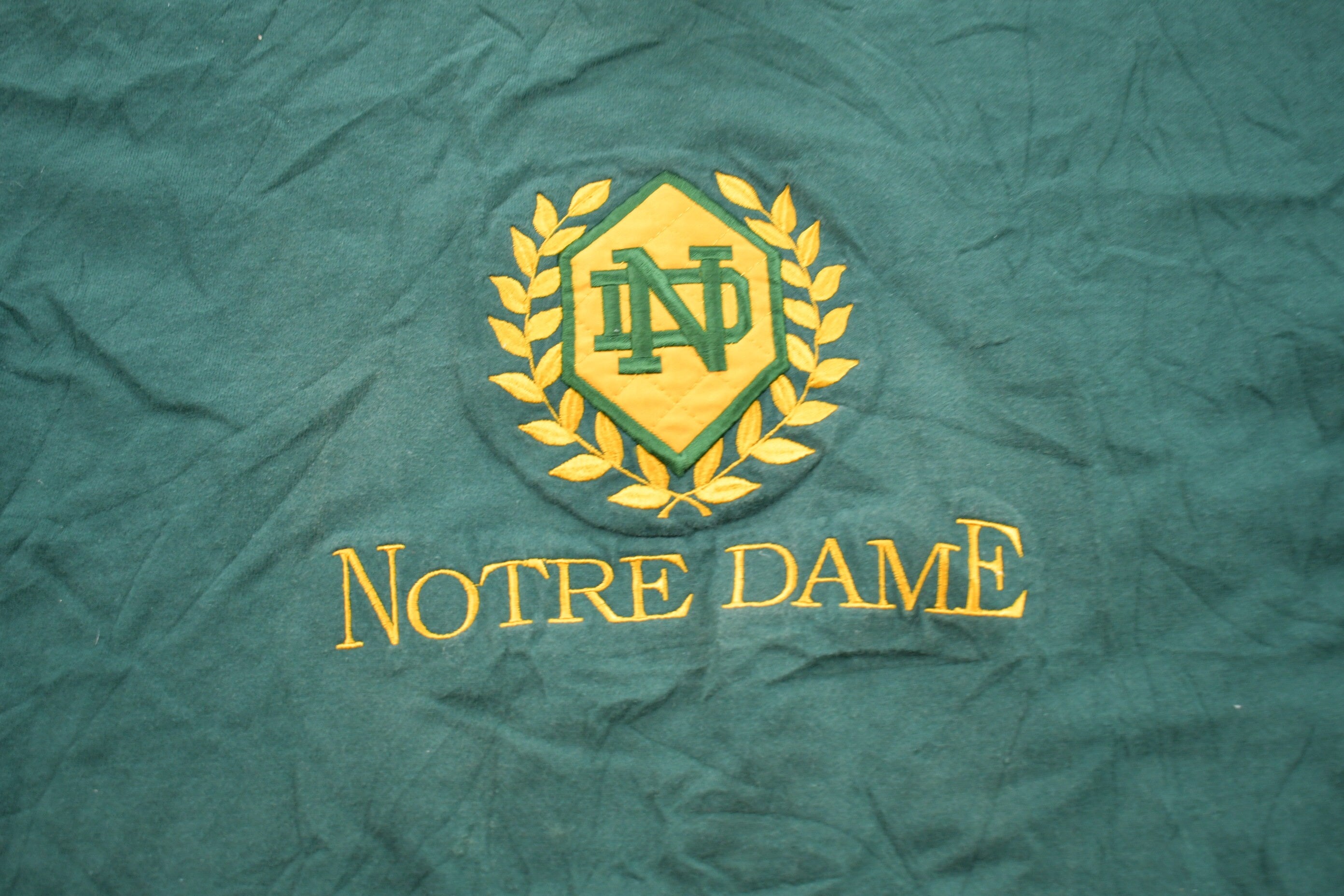 Vintage 1990s University of Notre Dame Fighting Irish Embroidered Collegiate T-Shirt