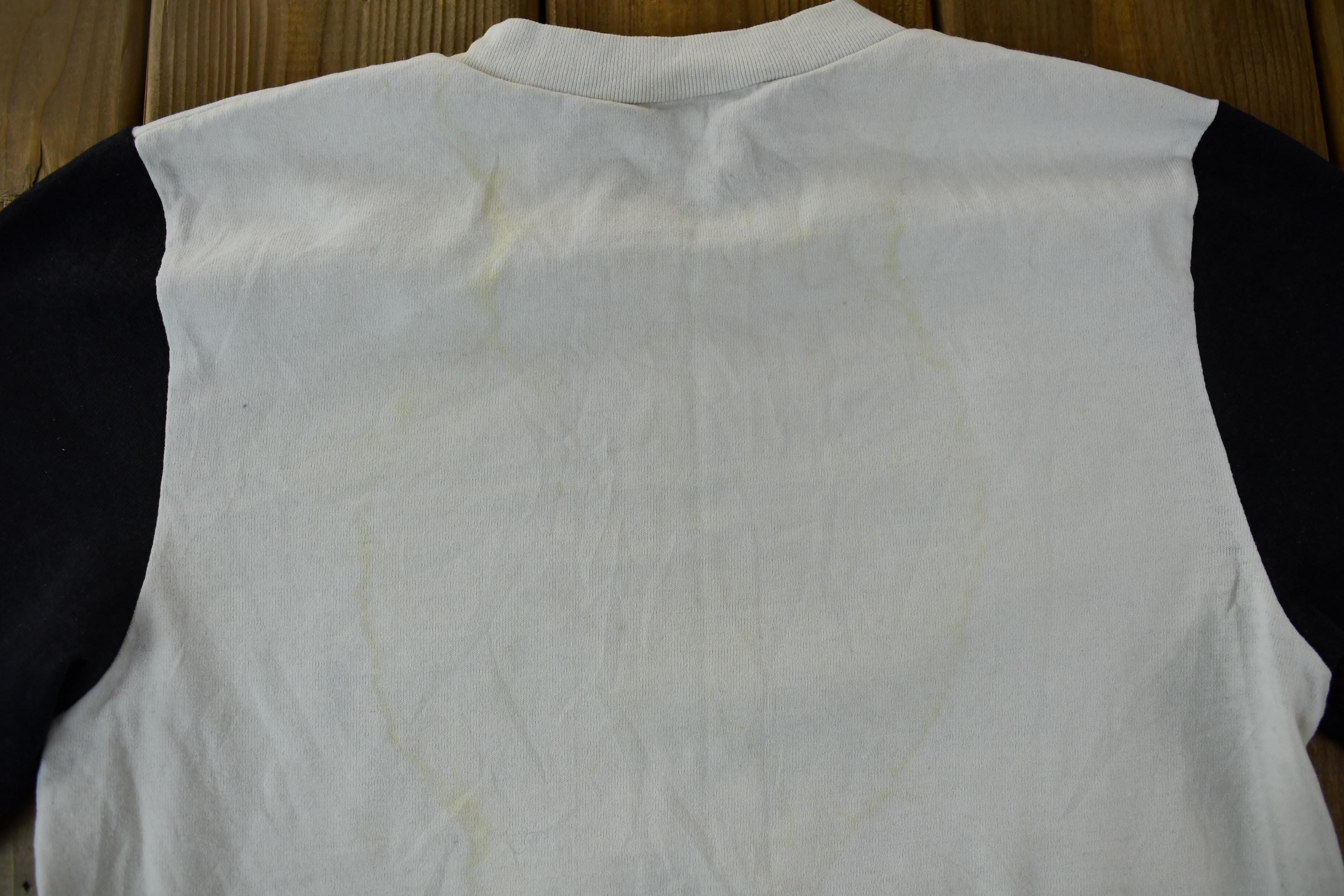 Vintage 1995 Looney Tunes Bugs Bunny Youth Size T-Shirt