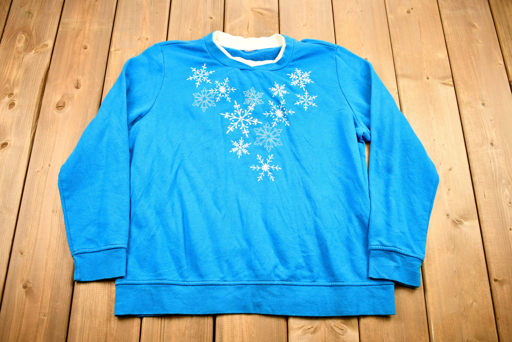 Vintage 1990s Snowflake Crewneck , Winter Nature Print Sweatshirt , Grandma Style Pullover Sweatshirt , Streetwear + Retro Style
