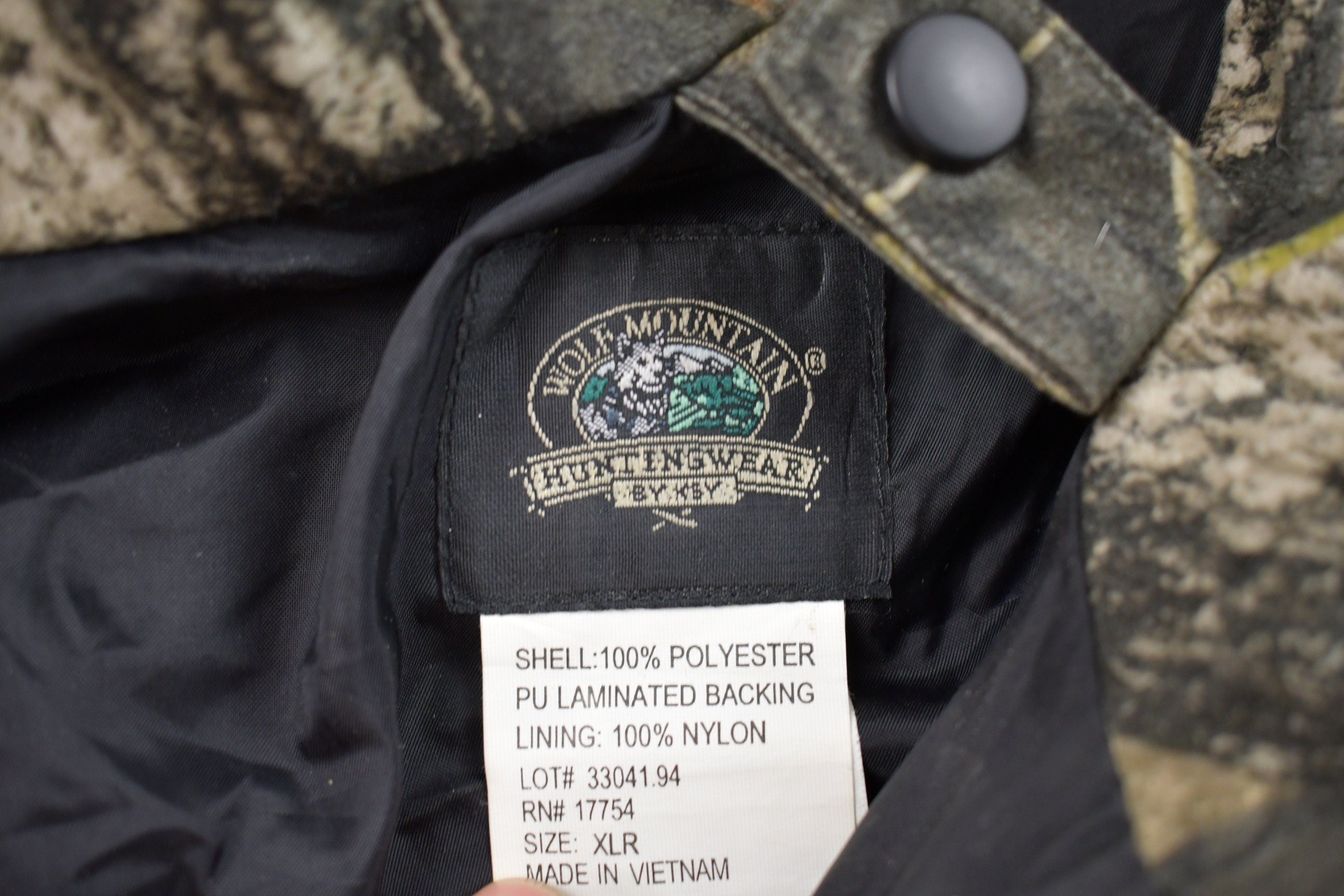Vintage 1990s Wolf Mountain Hunting Wear Windbreaker Jacket