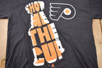Vintage 1990s Starter Philadelphia Flyers NHL Graphic T-Shirt