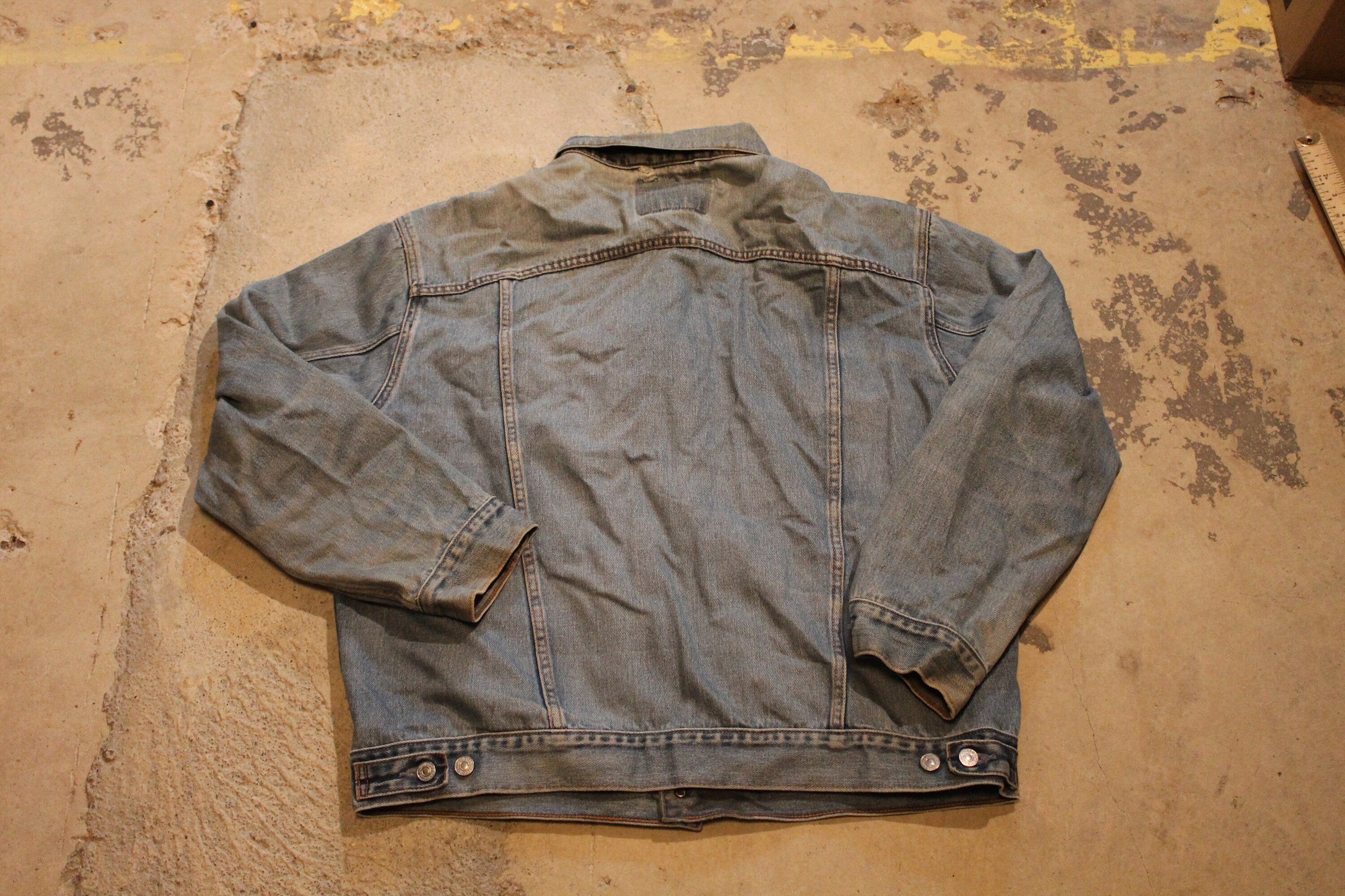 Vintage 1990s Levi's Light Wash Denim Jean Jacket