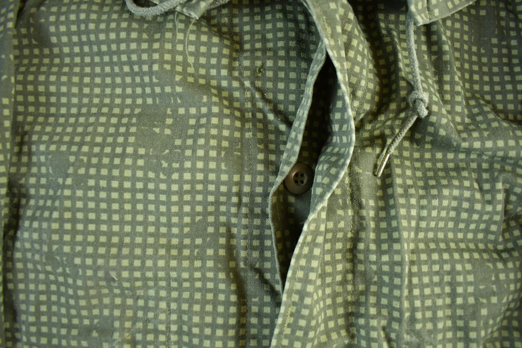 Vintage 1990s Military Parka Camo Jacket Men's Medium / Zip Up Hooded Coat / 90s Army Green / Army Jacket / Military Parka
