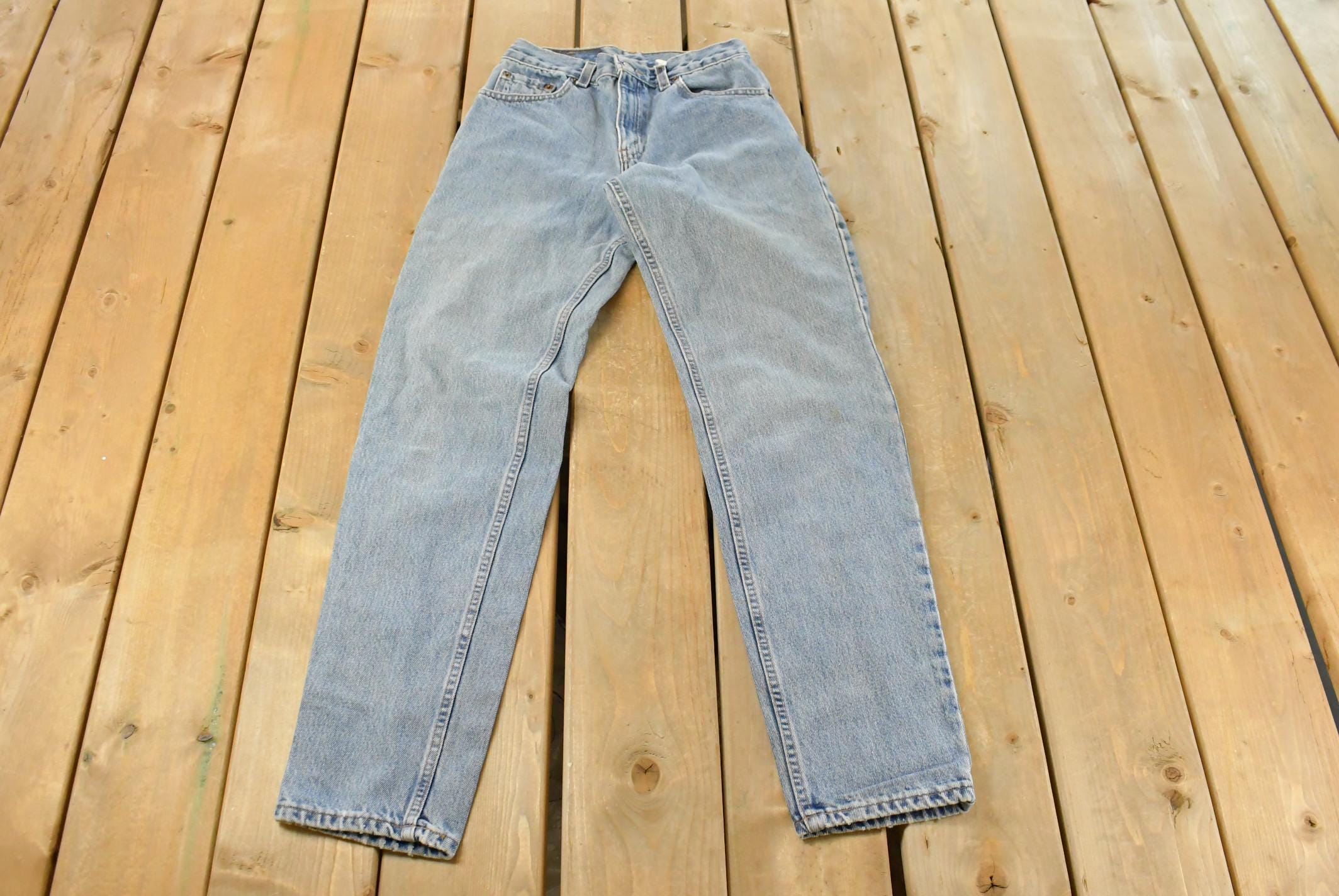 Vintage 1990s Levi's 550 Relaxed Tapered Denim Jeans Women's 26 x 32 / 90s Levi's / Made in USA