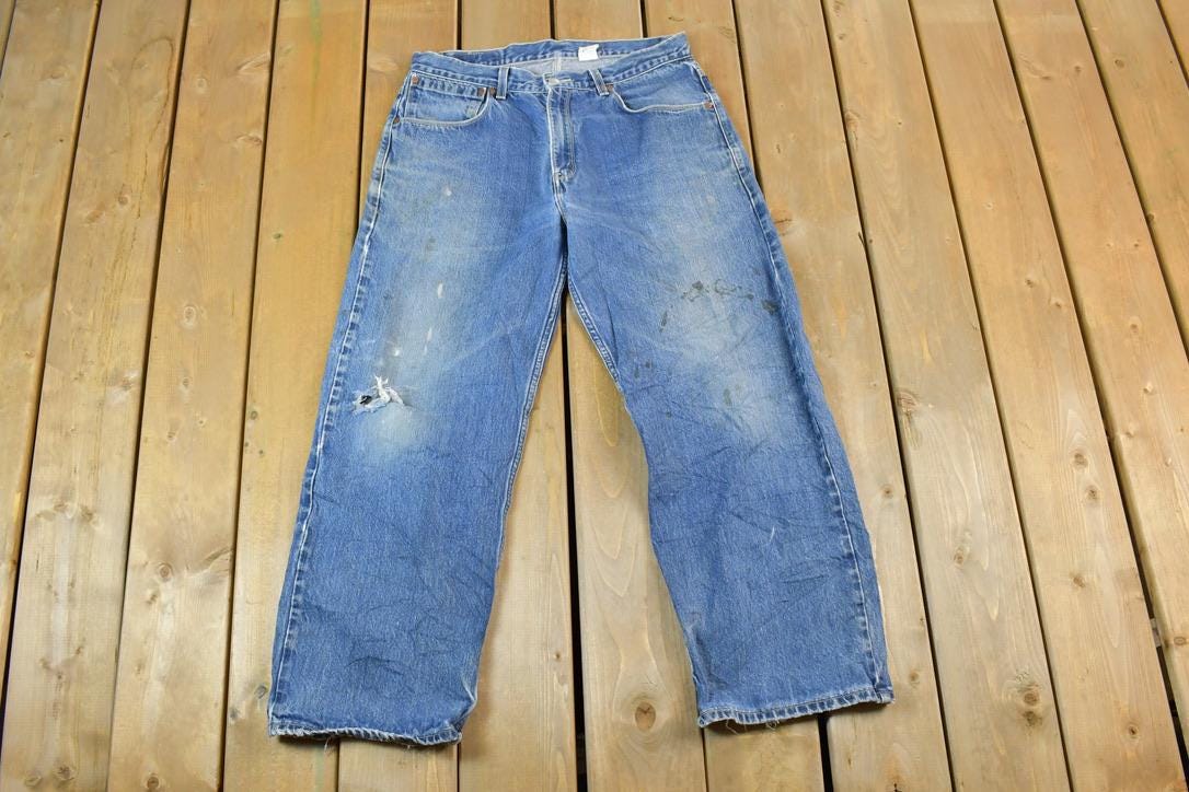 Vintage 1990s Levi Strauss 579 Red Tab Baggy Fit Denim Jeans Size 33 x 30